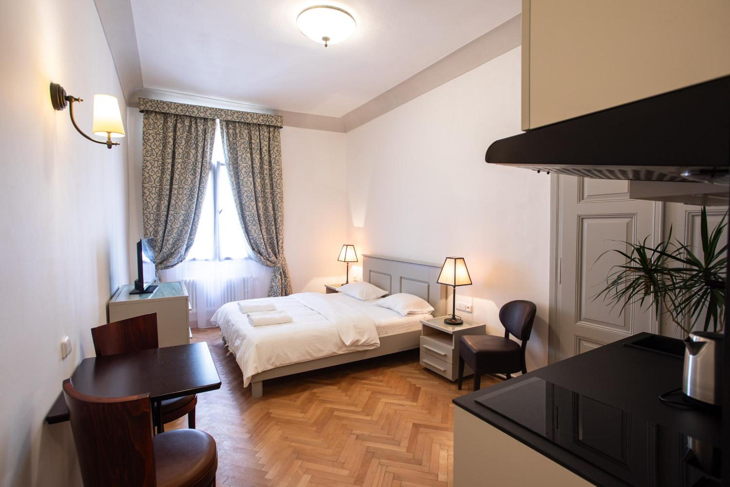 Residence Thunovska
