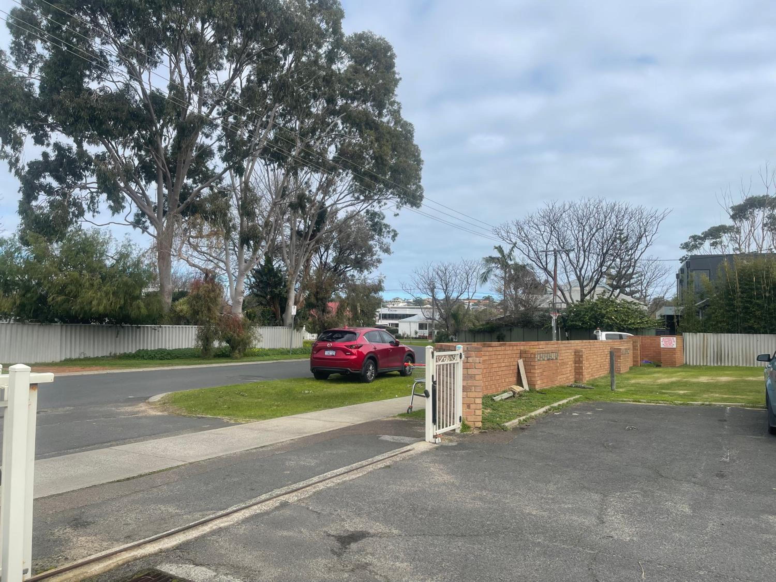 Masood Family Getaway Steps from CBD attractions