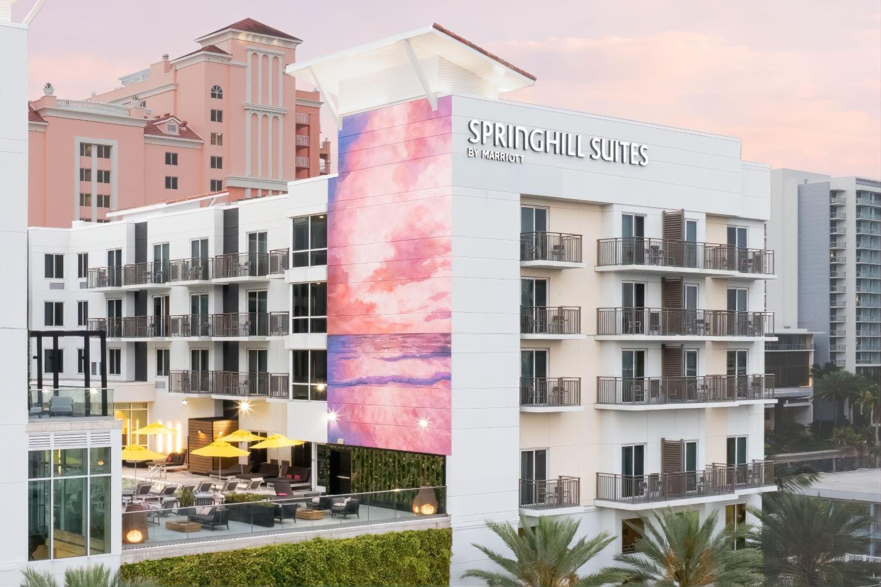 Hotel SpringHill Suites by Marriott Clearwater Beach - Image 1