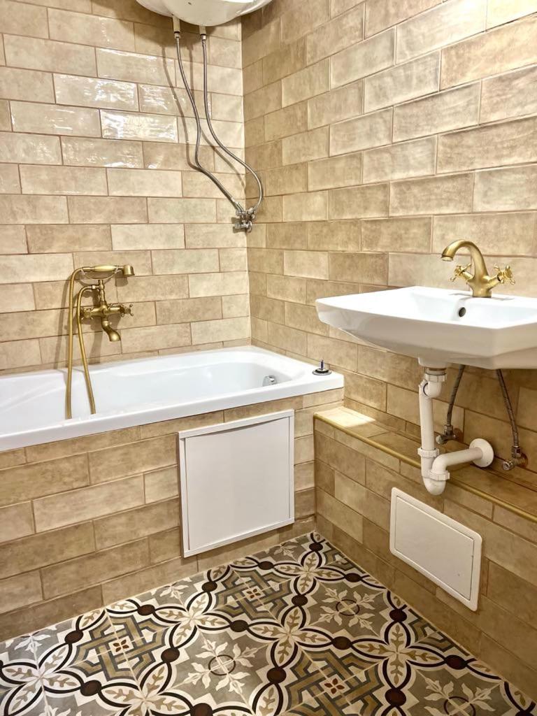 Stylish and Funky flat in the heart of Debrecen view 5