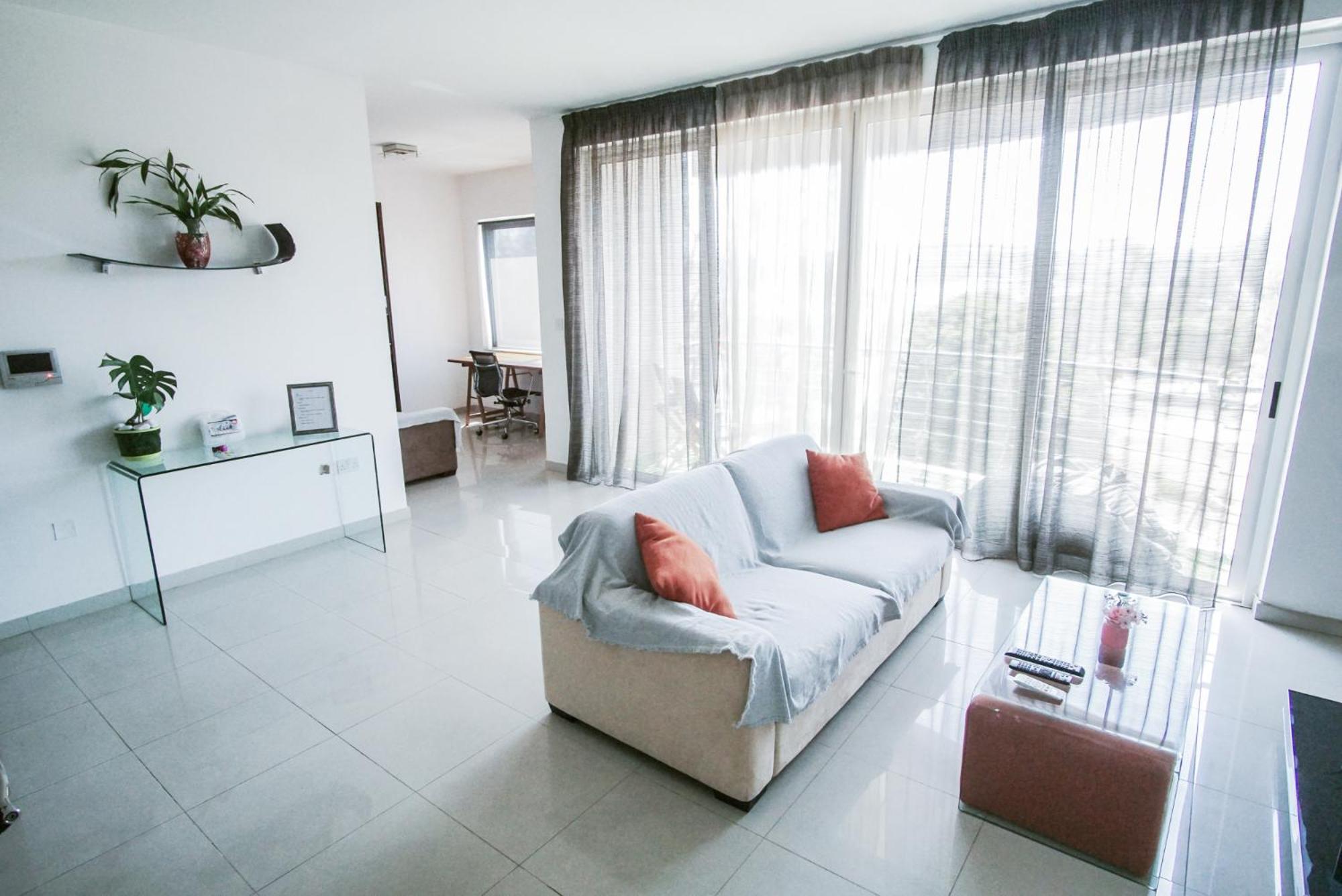 Stunning Seafront Apartment with Marina and Valletta views in Malta photo 5