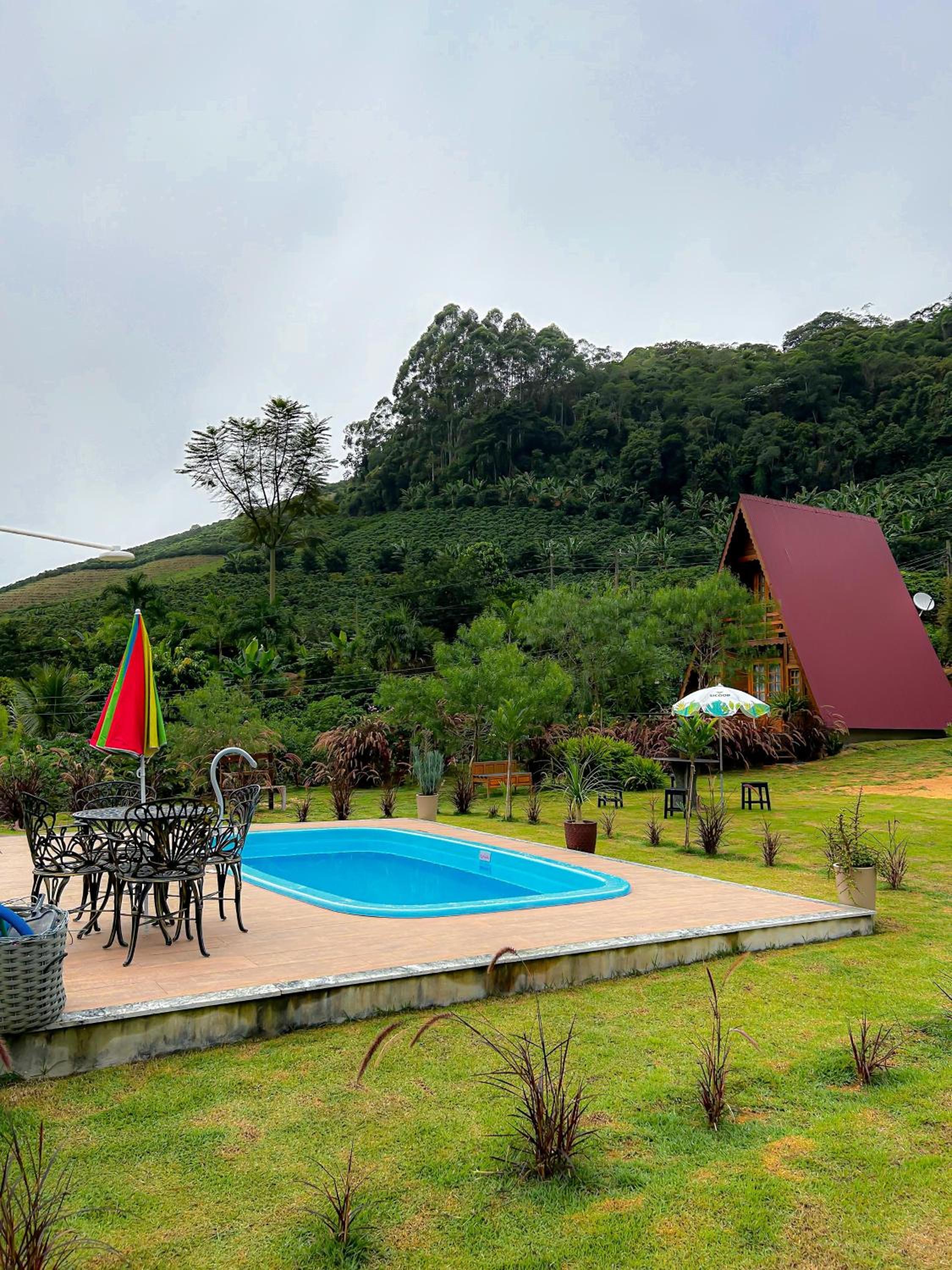 Chalé de Madeira em Vargem Alta