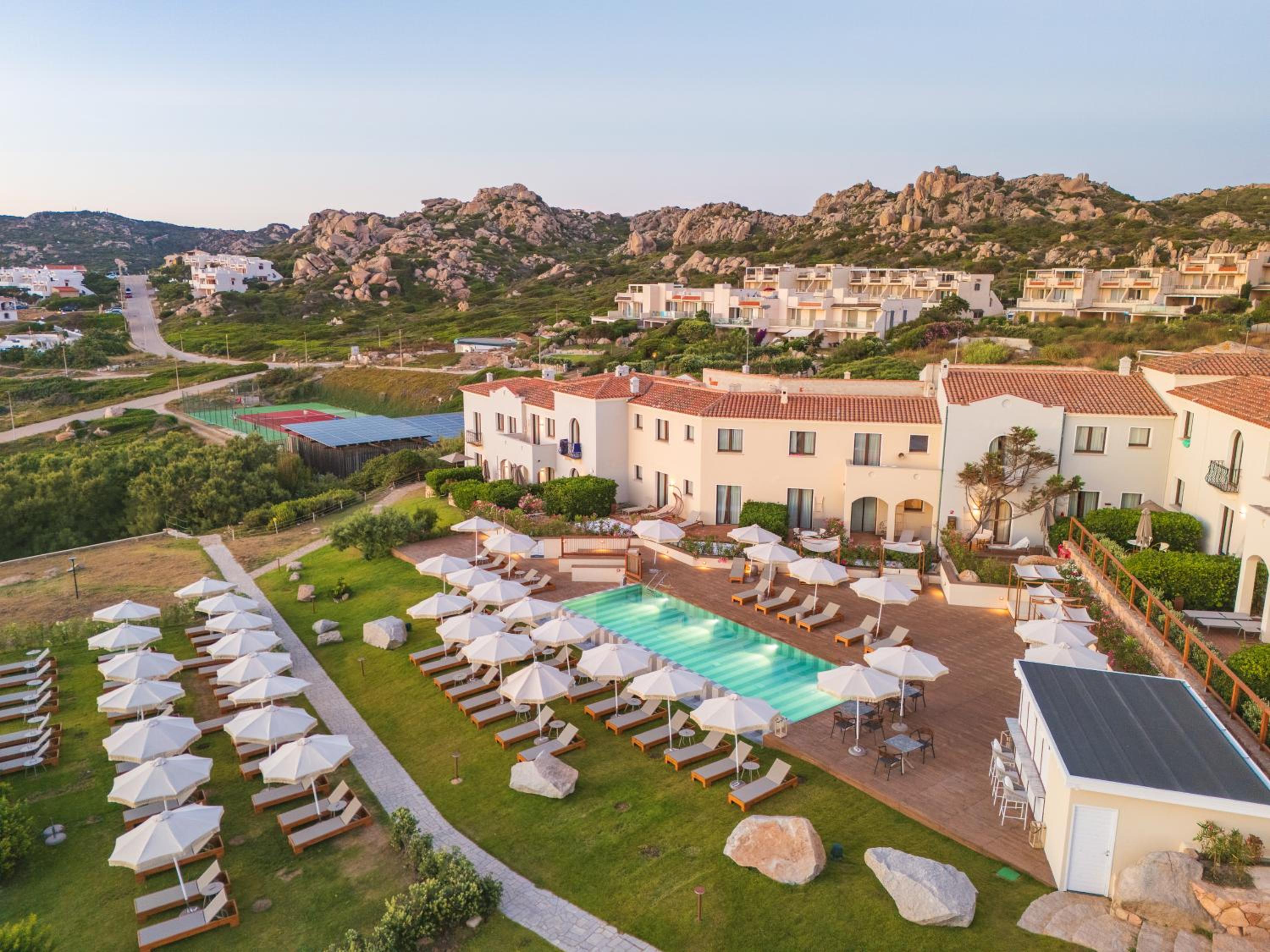 Mangia's Santa Teresa Sardinia, Curio Collection by Hilton 5
