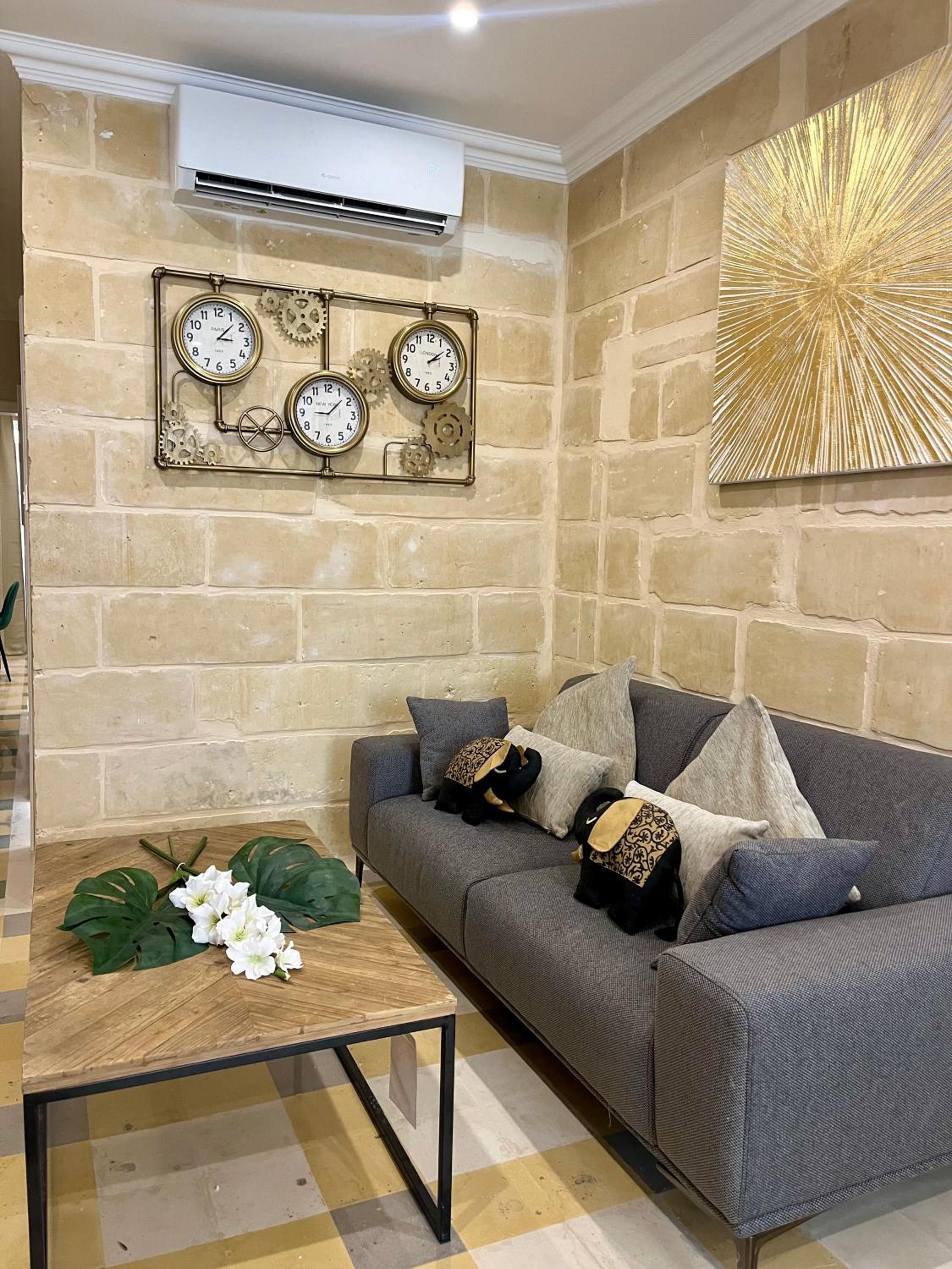 Traditional Maltese Apartment photo 4