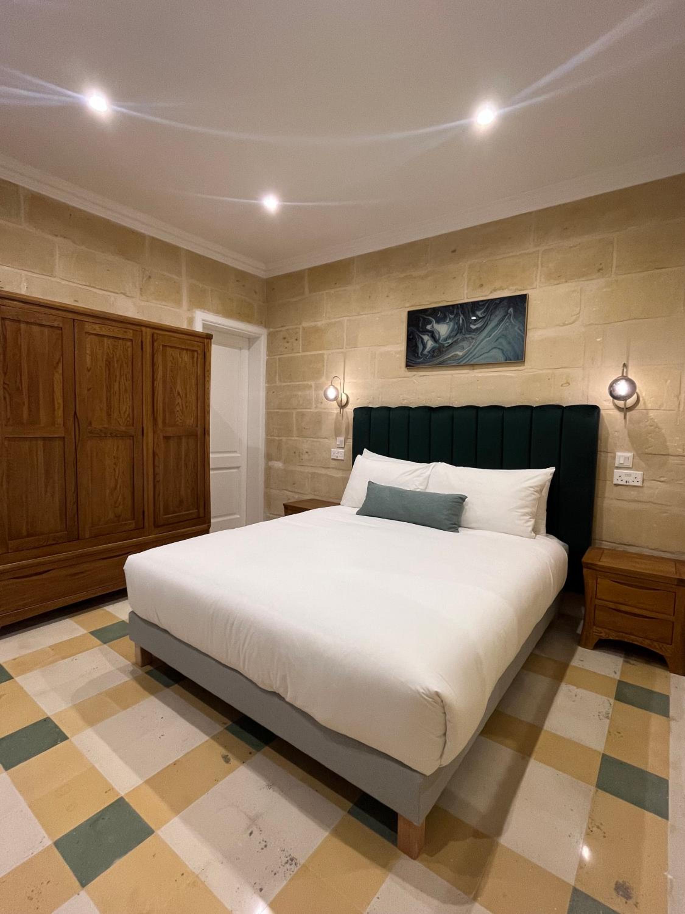 Traditional Maltese Apartment photo 5