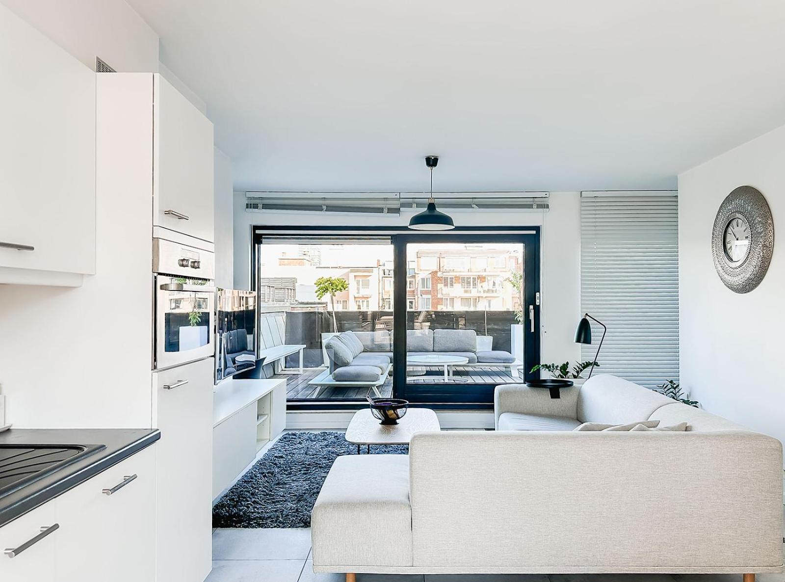 Modern appartement centrum Oostende met enorm dakterras (parking beschikbaar)