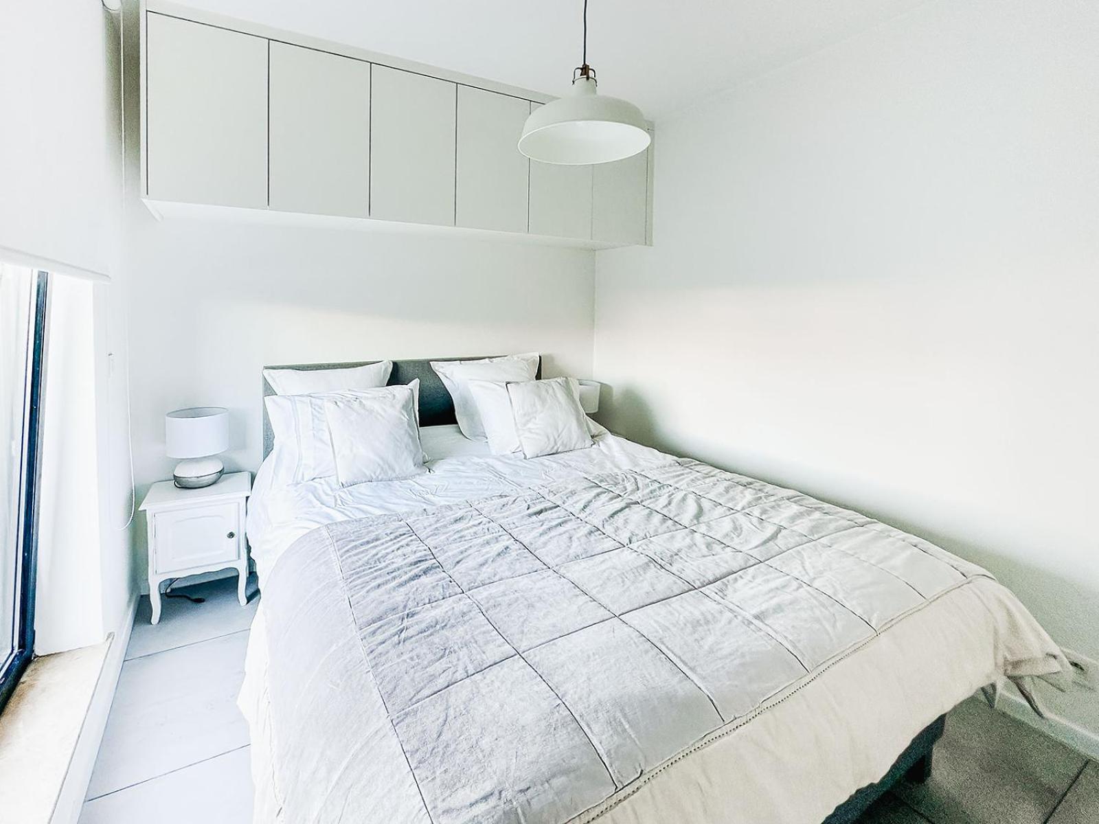 Modern appartement centrum Oostende met enorm dakterras (parking beschikbaar)