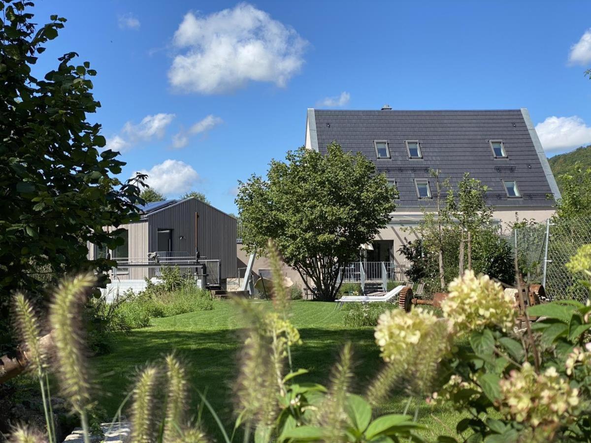 Freistehendes Ferienhaus Renkenmühle näher kann man am Wasser nicht wohnen