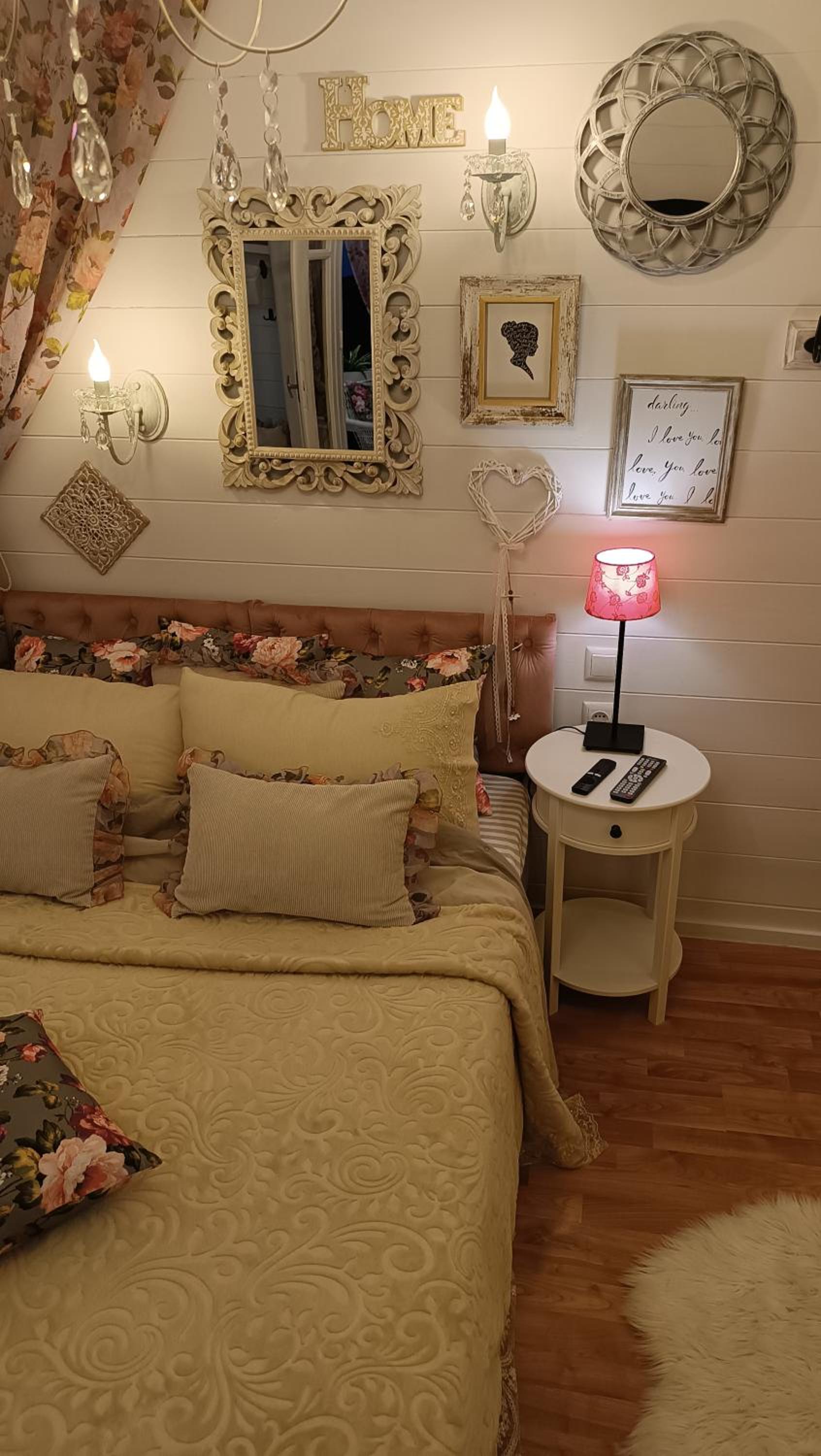 VINTAGE Cottage by the sea