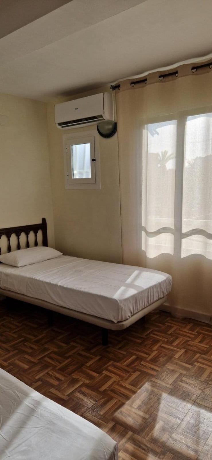 BERMUDAS-TURIS Apartamentos