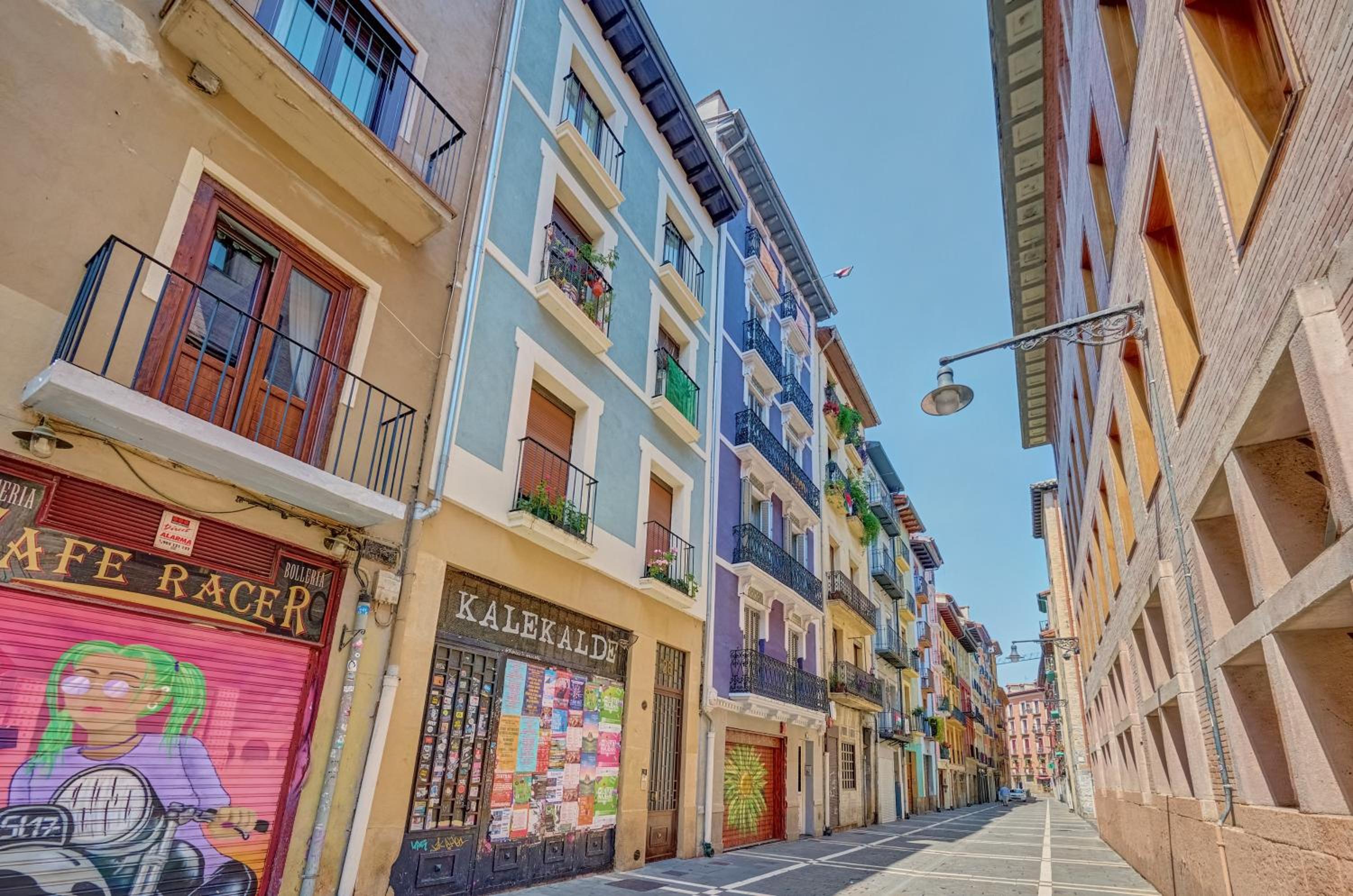 Patio de Calderería by Clabao