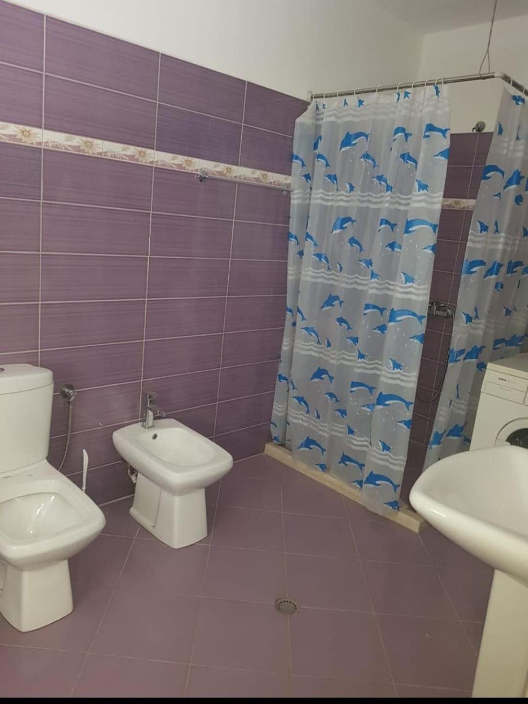 Apartment with 2 sleeping rooms and 2 bathrooms