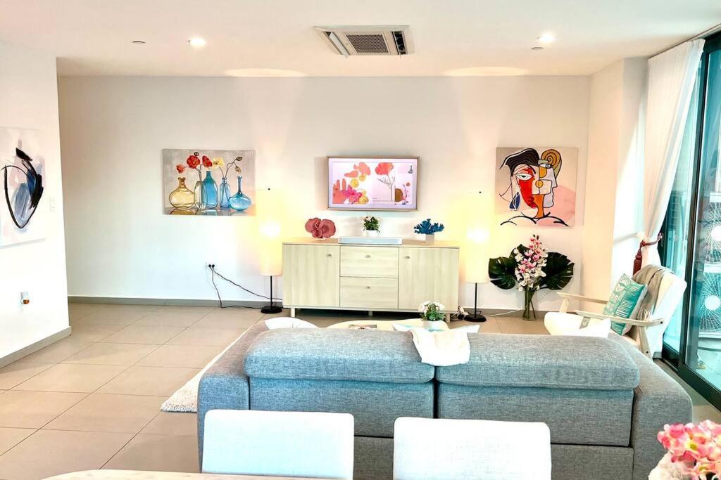 Modern 1250sqft Luxury Condo at Ciudadela view 2