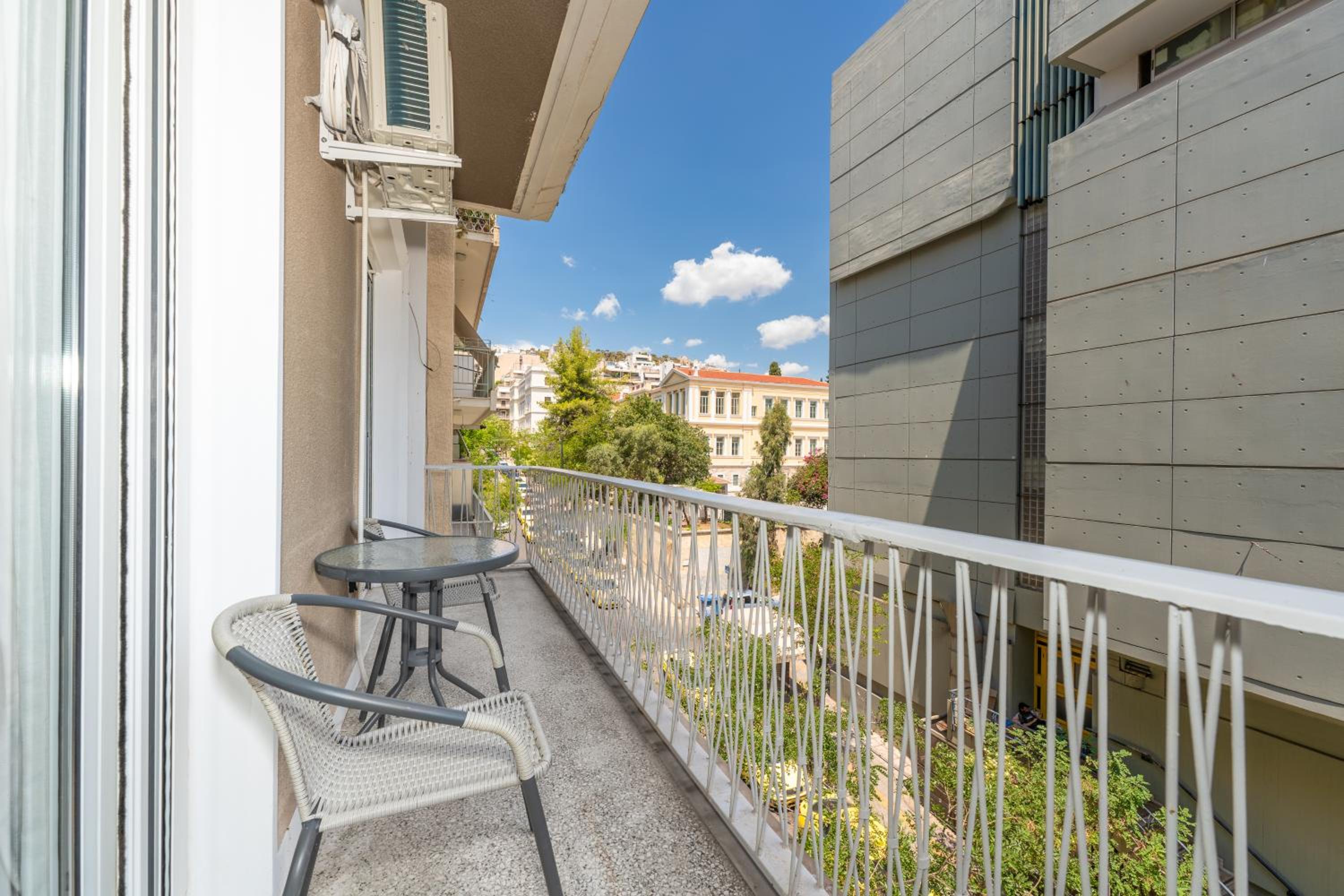 Kolonaki Elegant Apartment with Balcony