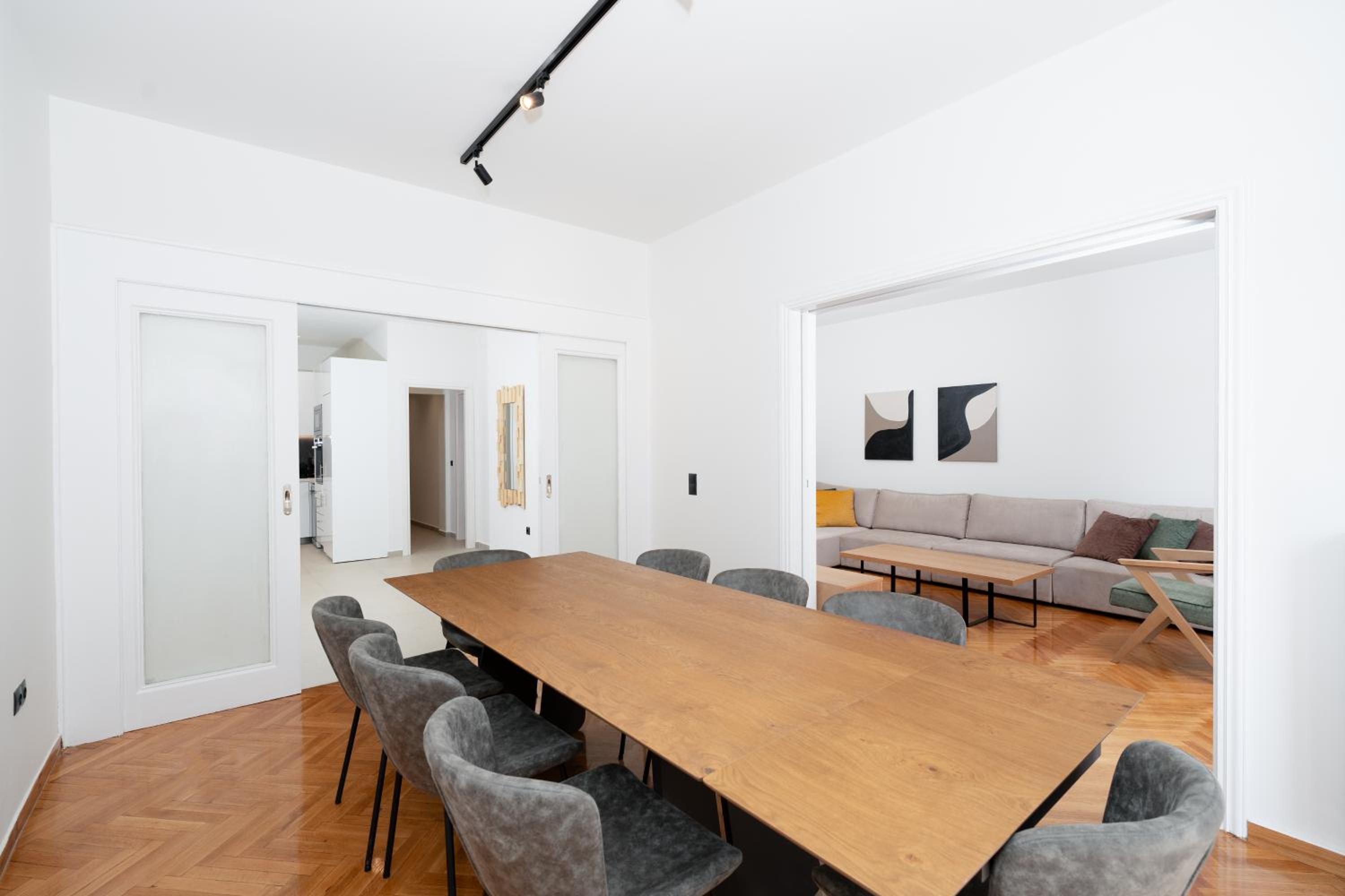 Kolonaki Elegant Apartment with Balcony