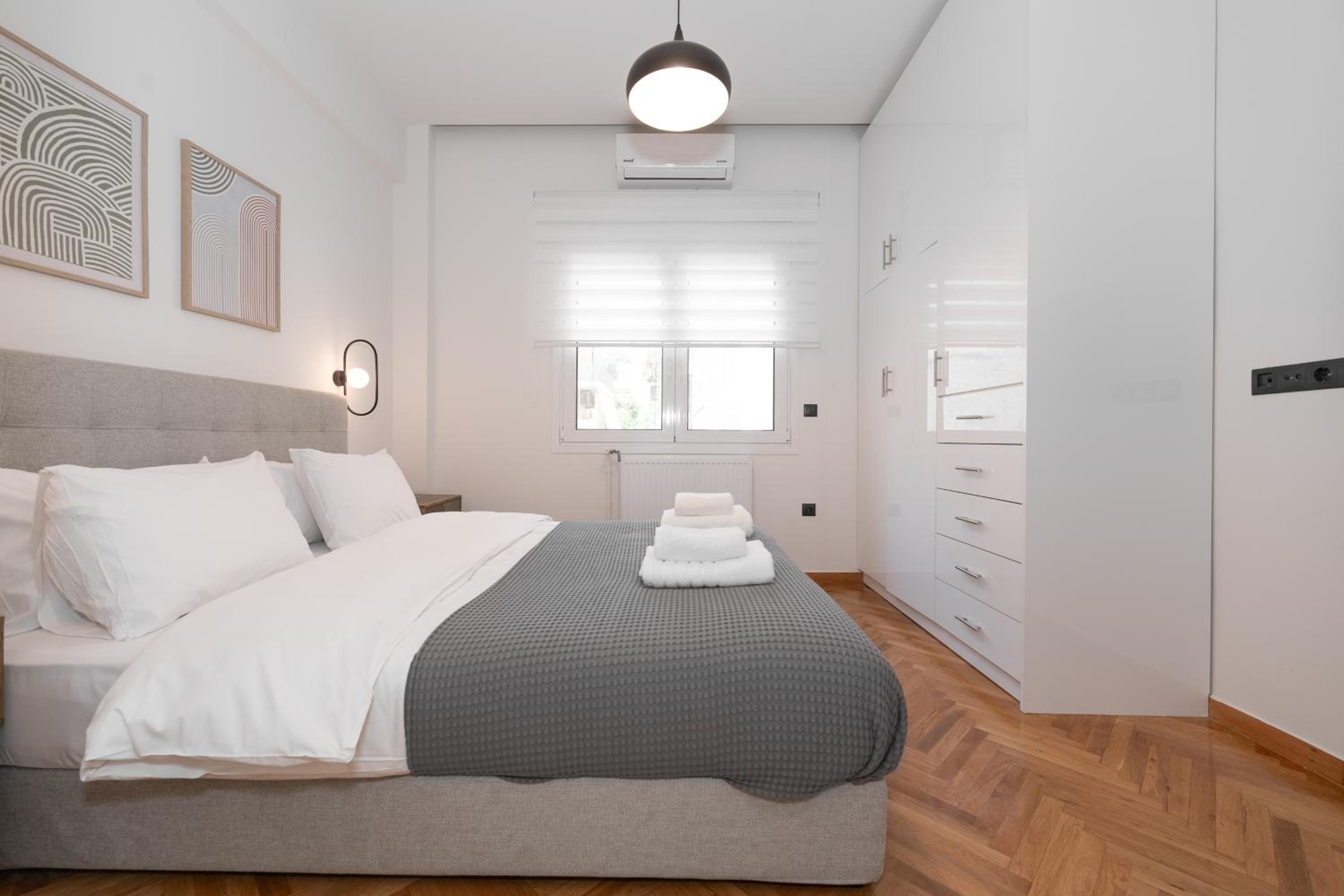 Kolonaki Elegant Apartment with Balcony