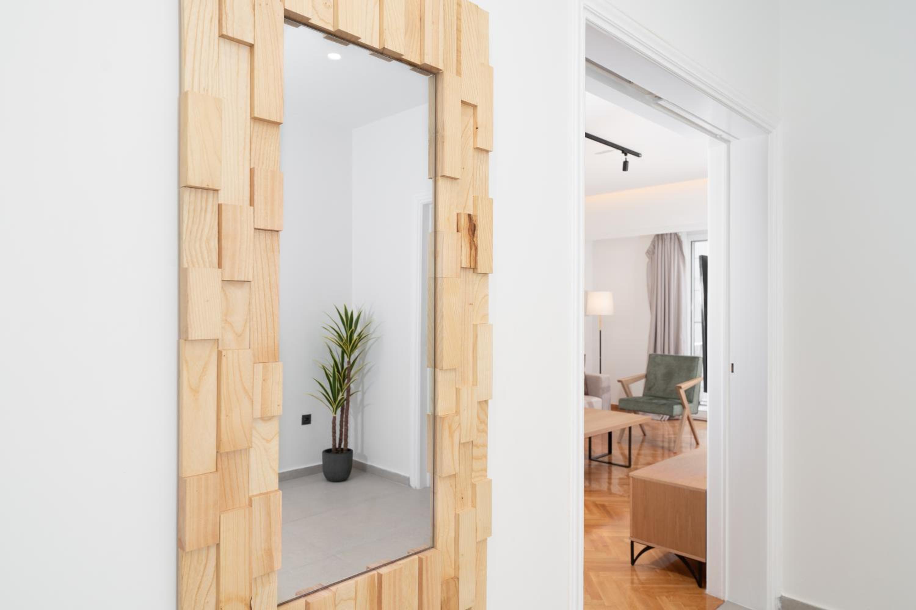 Kolonaki Elegant Apartment with Balcony
