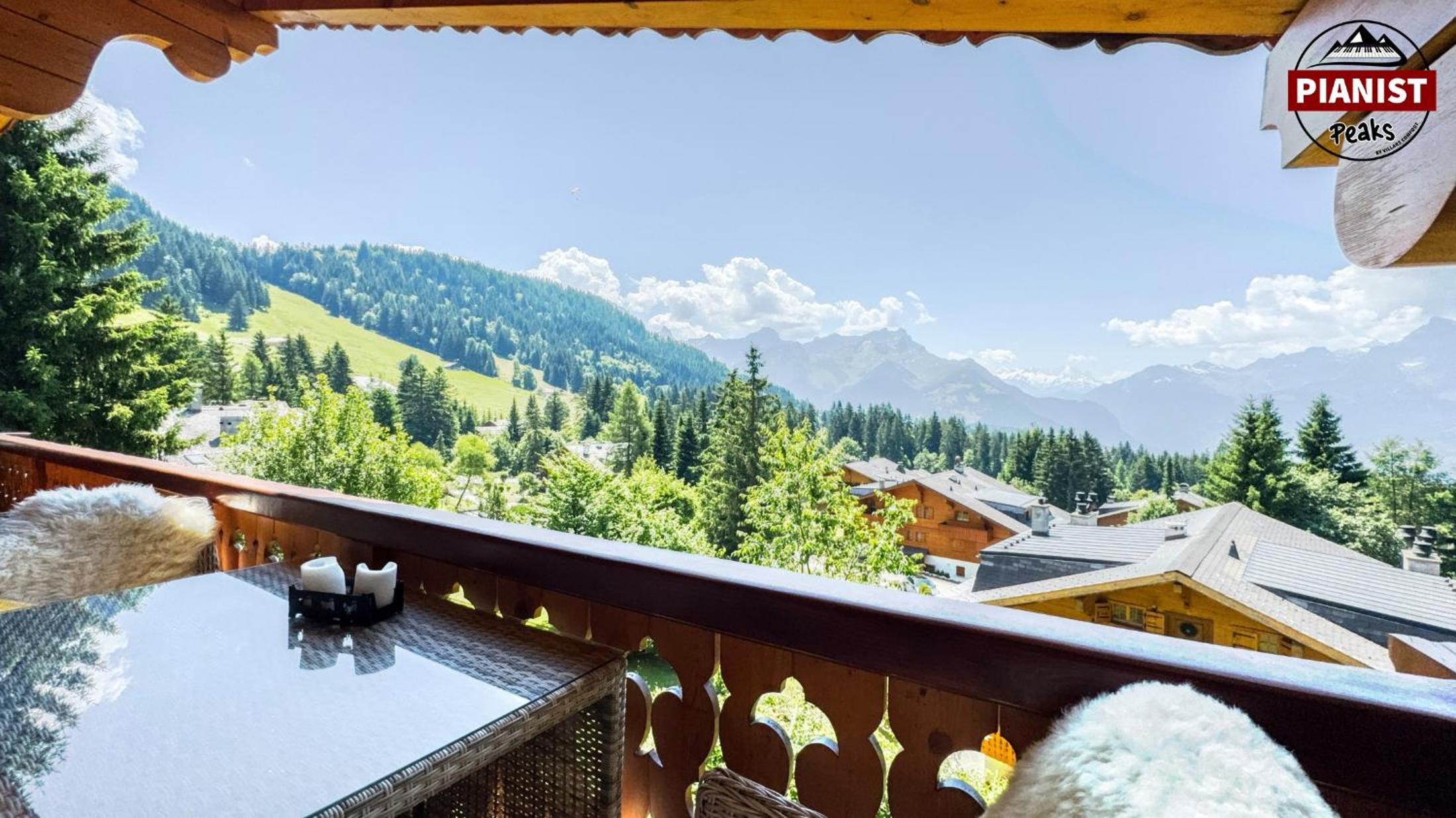 Pianist Peaks by Villars Comfort