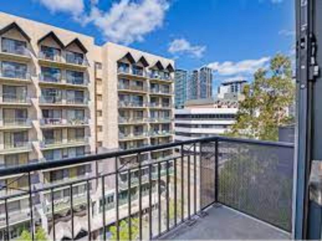 73 Serene 2BR Apt Perth CBD Pool-Gym & FREE Parkng