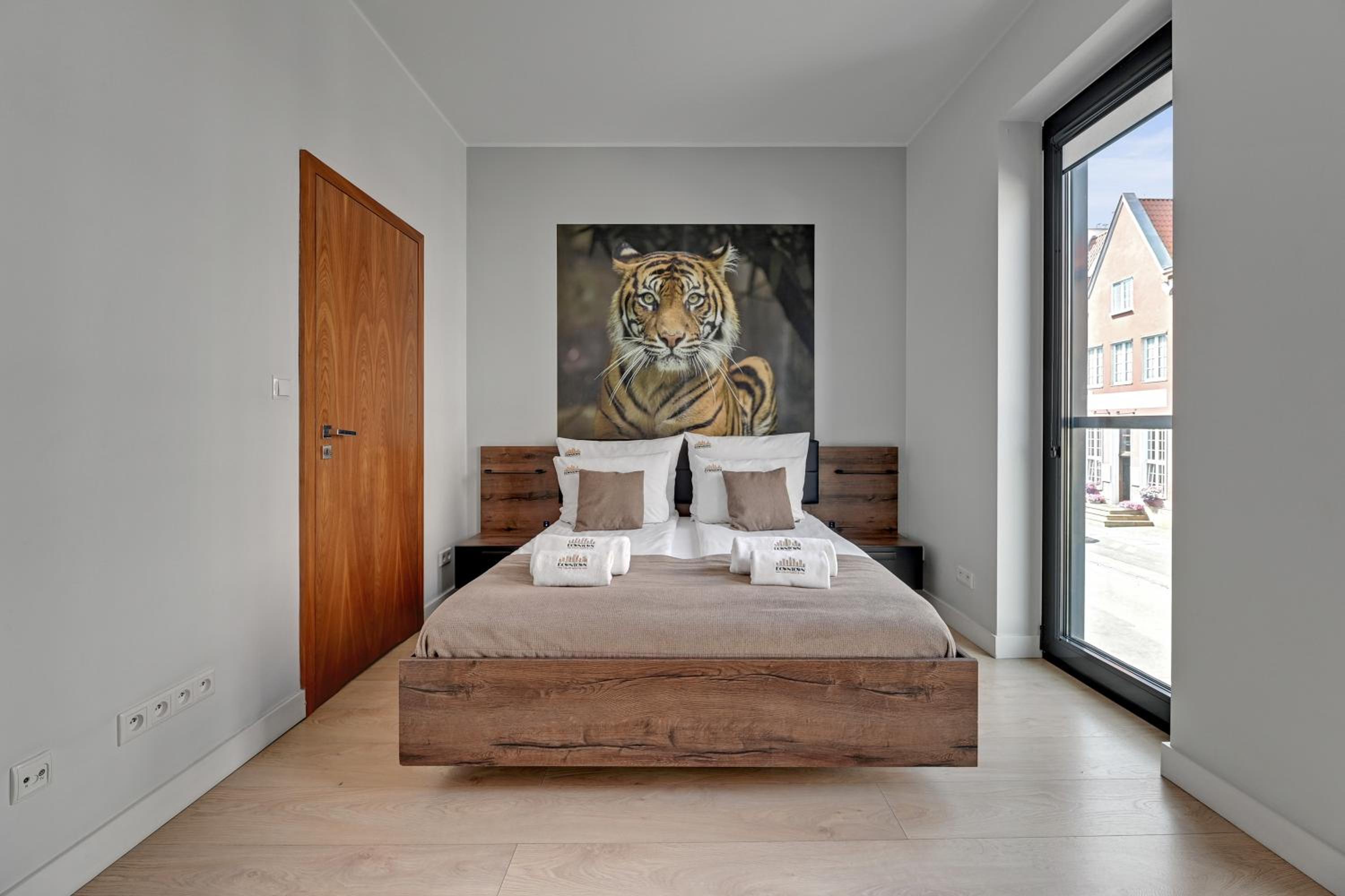 Symfonia Amazing River View Apartment by Downtown Apartments