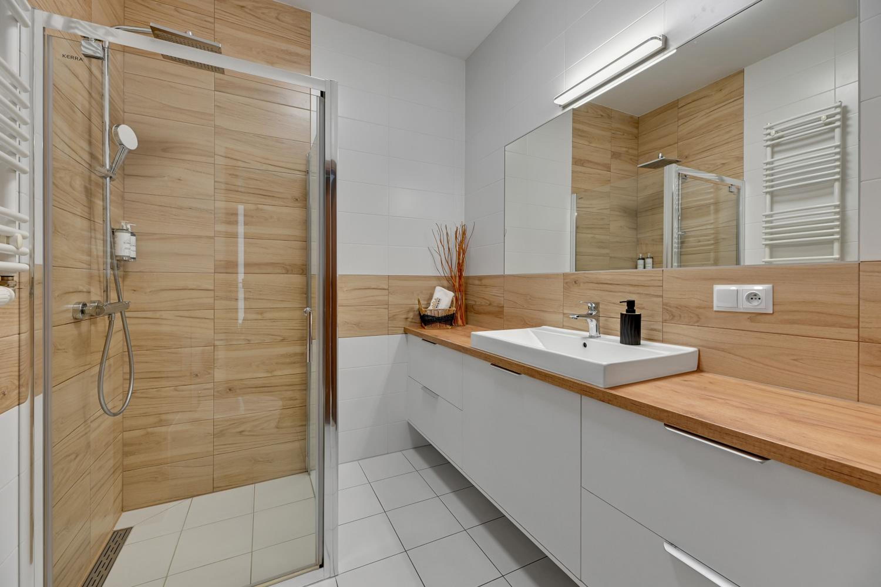 Symfonia Amazing River View Apartment by Downtown Apartments