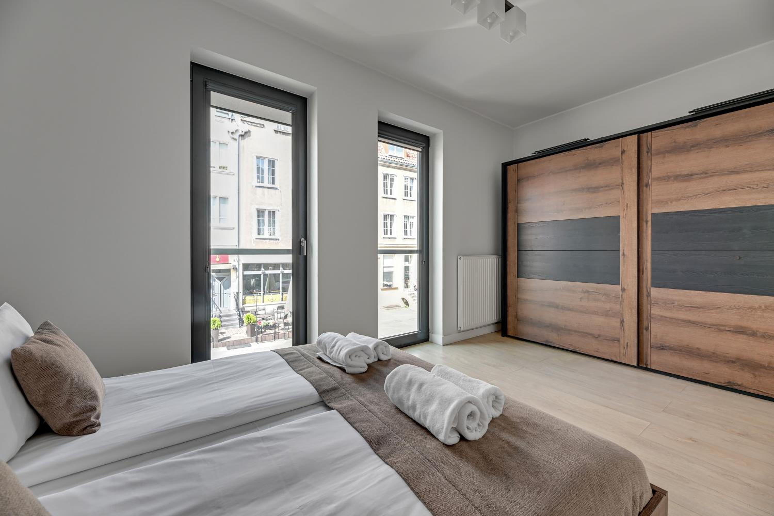 Symfonia Amazing River View Apartment by Downtown Apartments