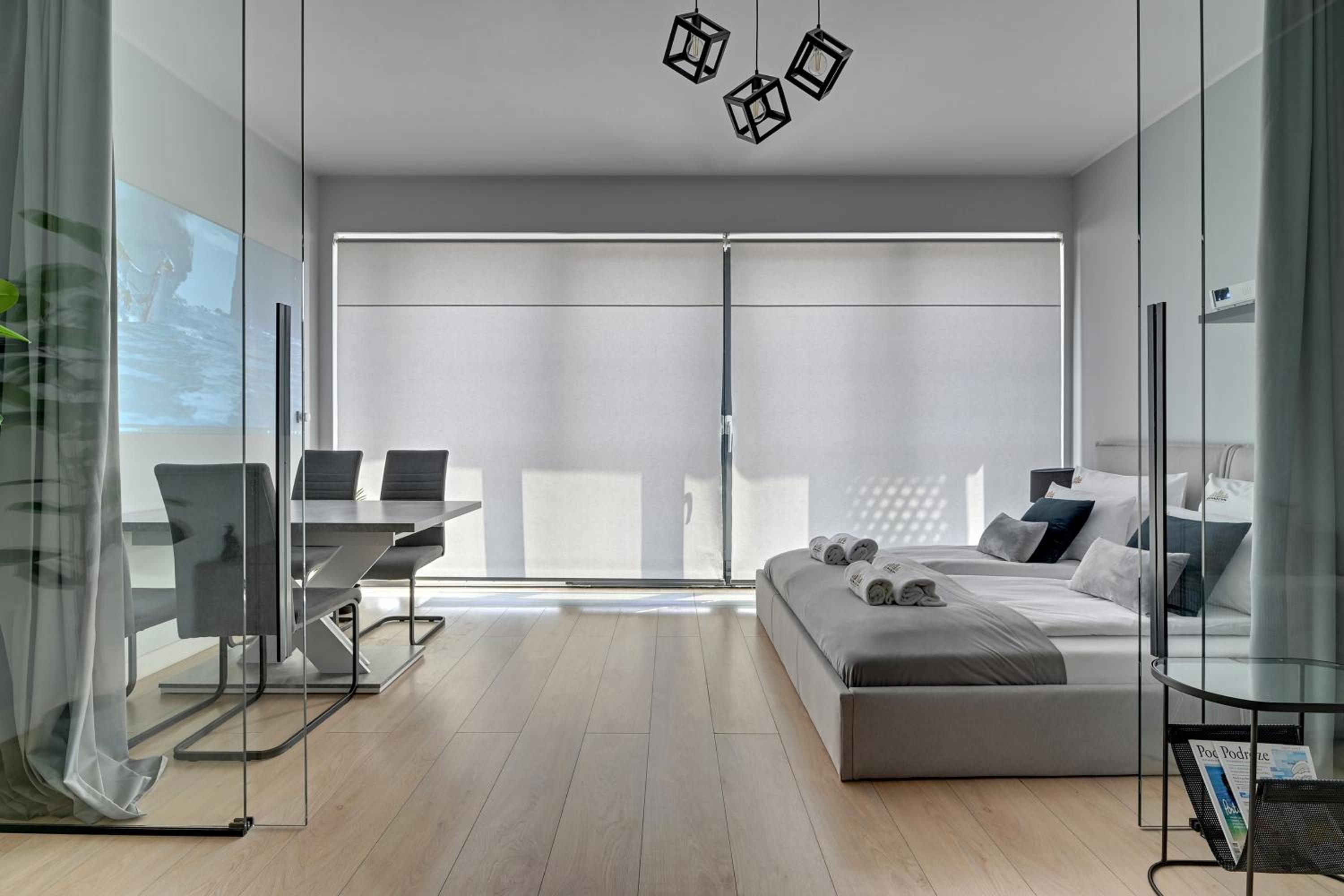 Symfonia Amazing River View Apartment by Downtown Apartments
