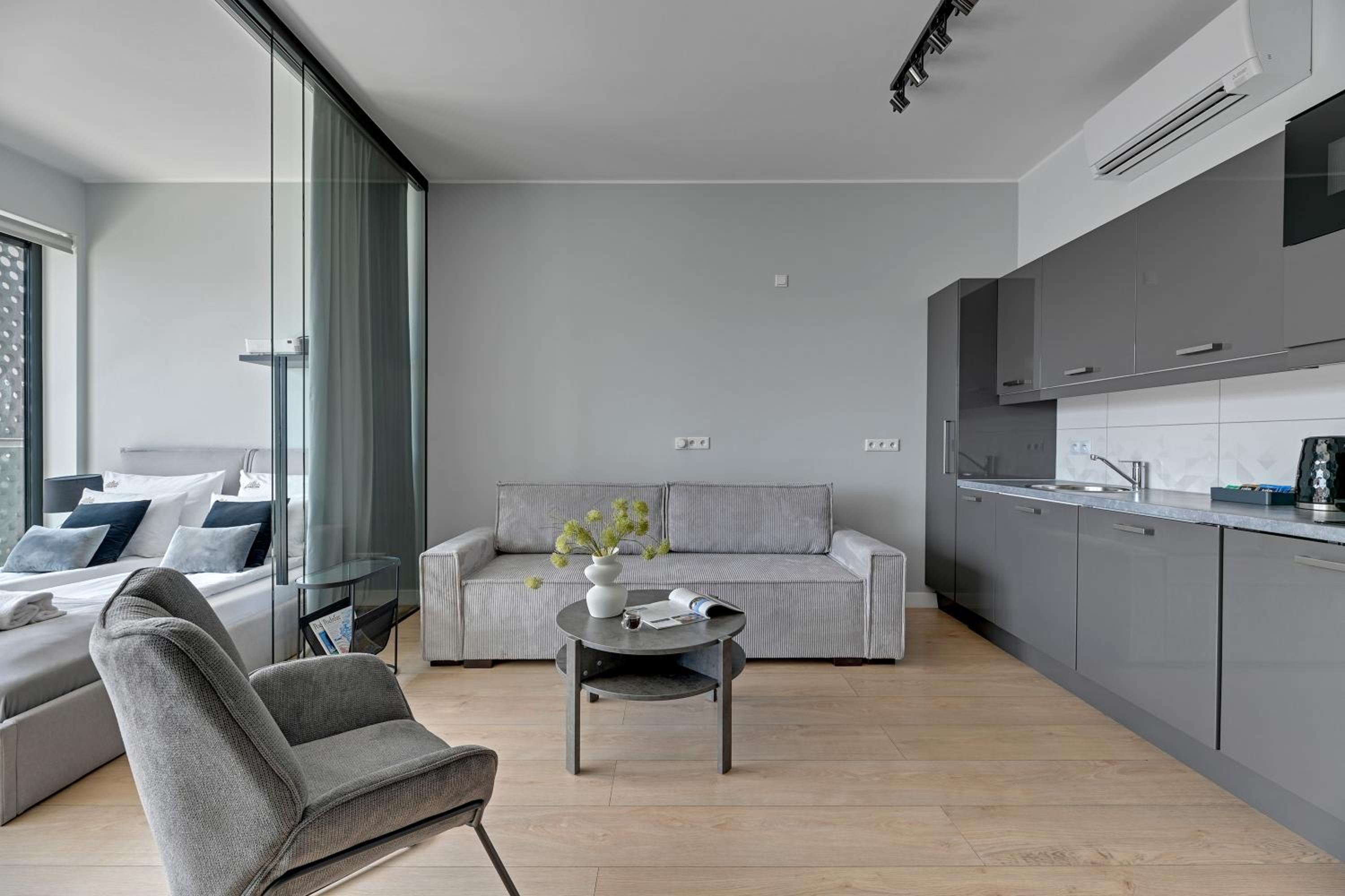 Symfonia Amazing River View Apartment by Downtown Apartments