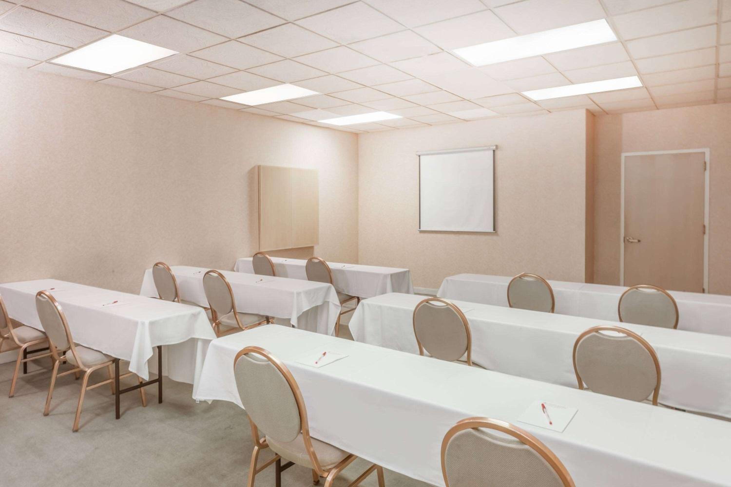 Hammond Vacations - Ramada by Wyndham Hammond Hotel Conference Center - Property Image 29