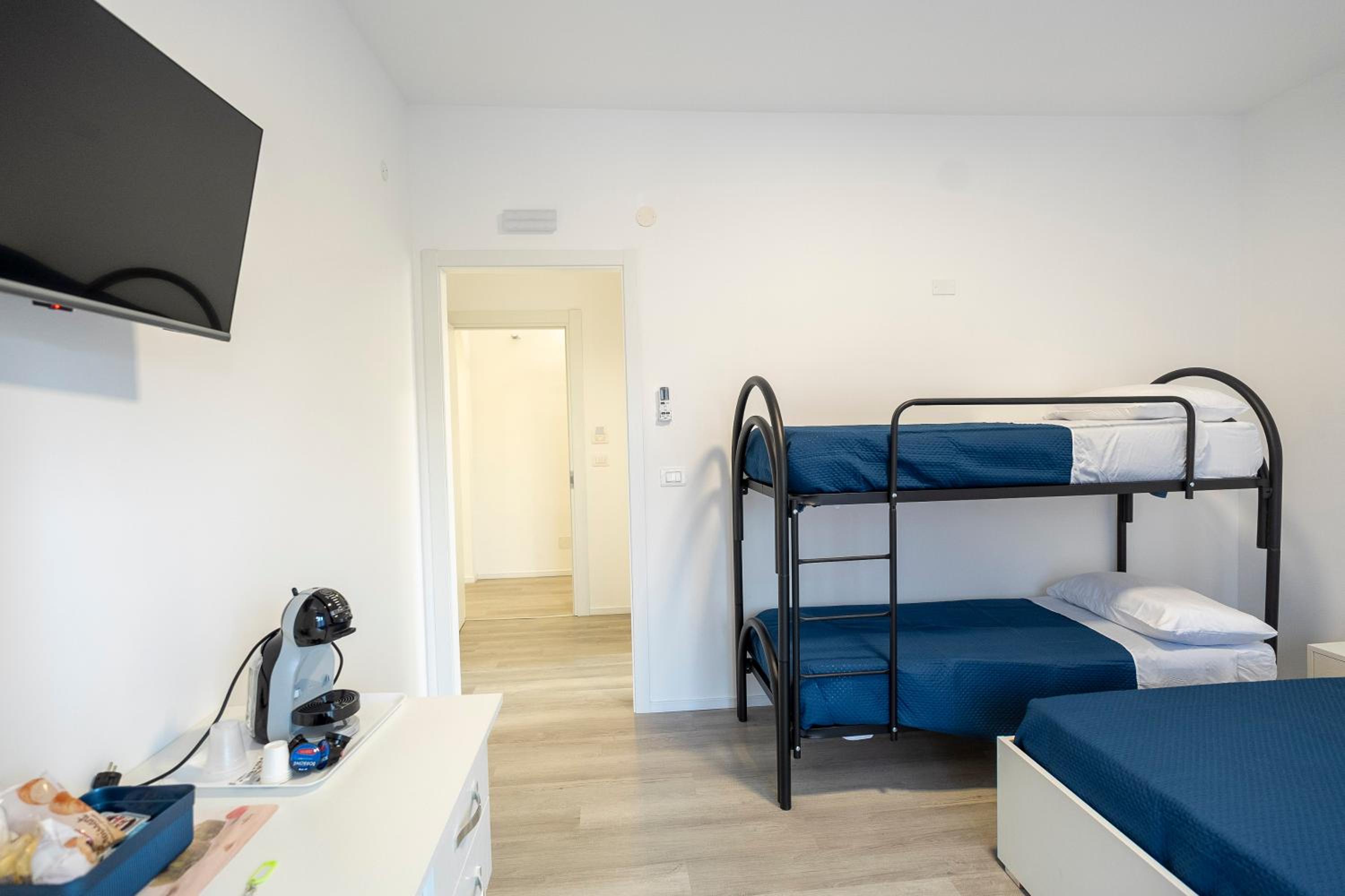 Prestige House 8 en Scalea — hotel room