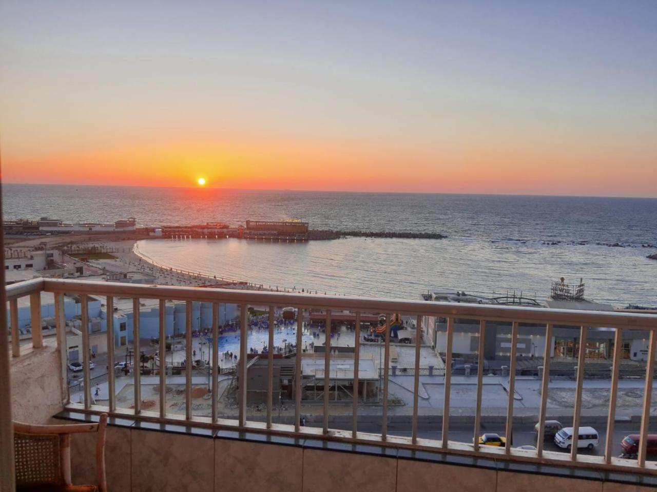 sea view apartment, luxury place in downtown view 5