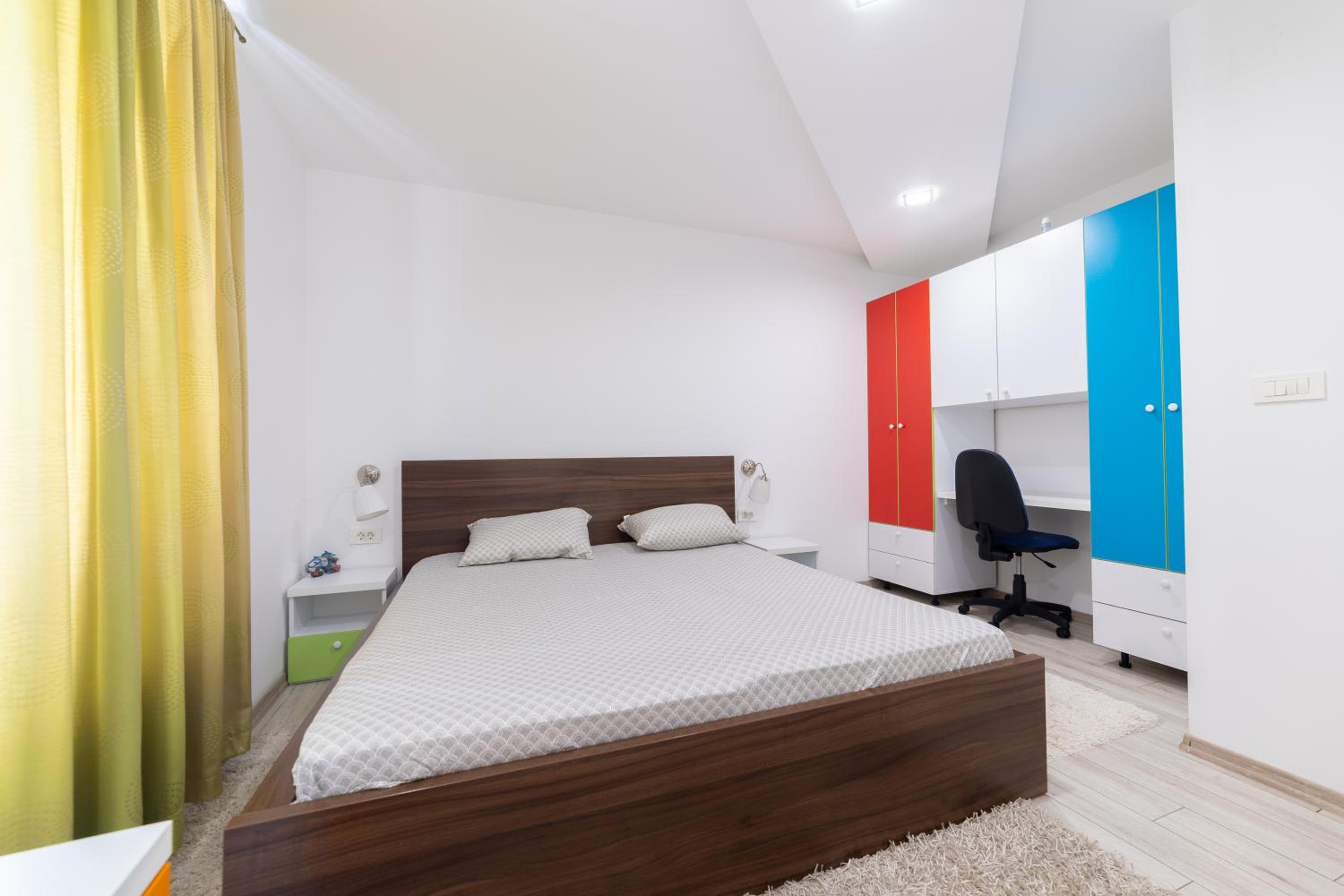 Old Town Colorful Two-Bedroom apartment