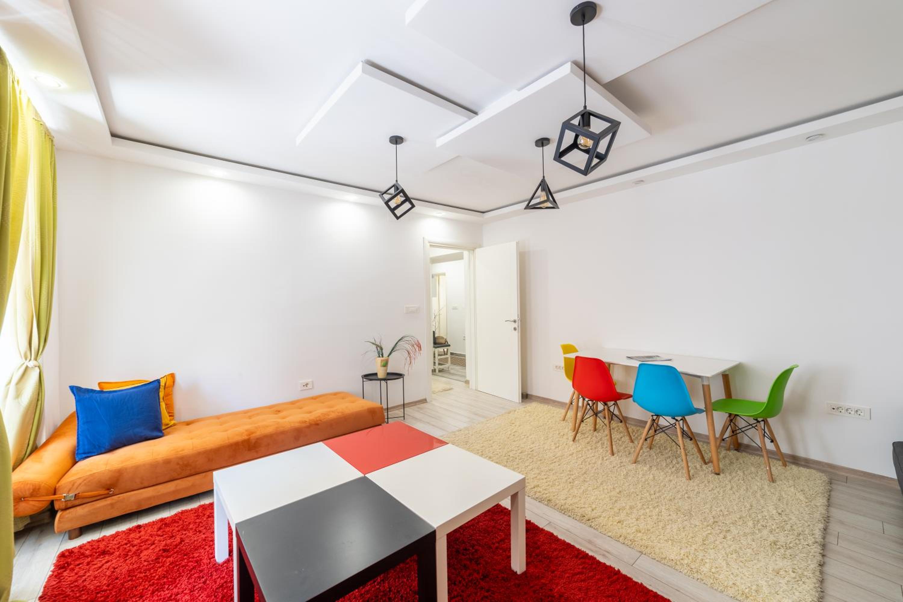 Old Town Colorful Two-Bedroom apartment