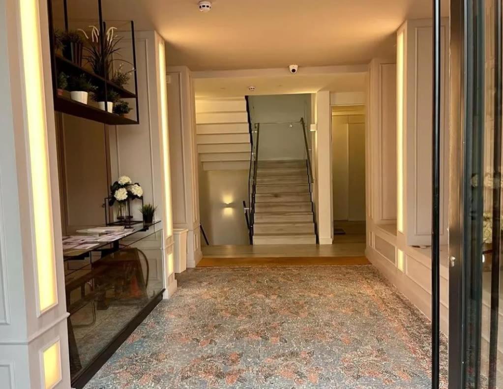 Prestigious Penthouse Haven in London