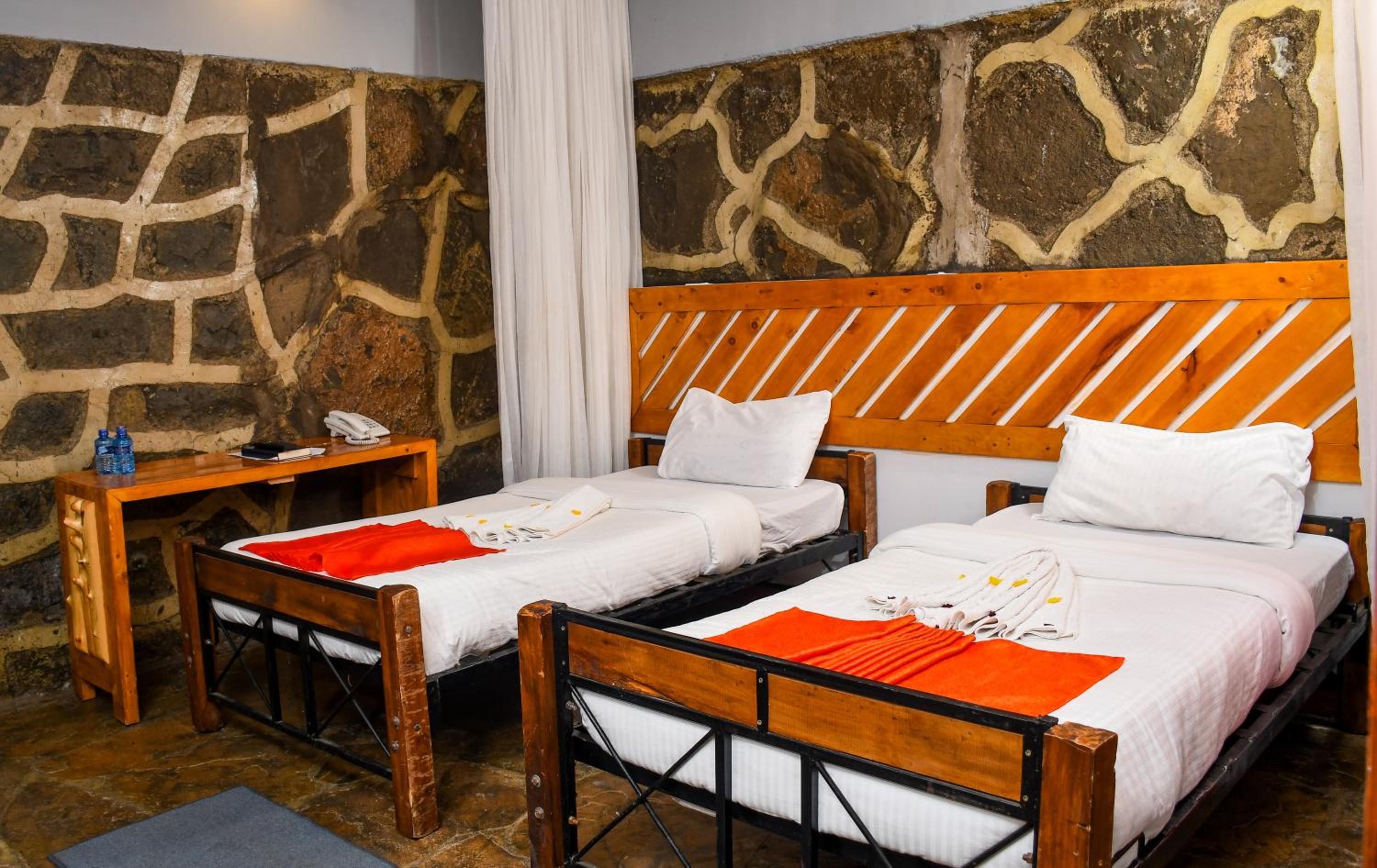 Dovenest Lodge
