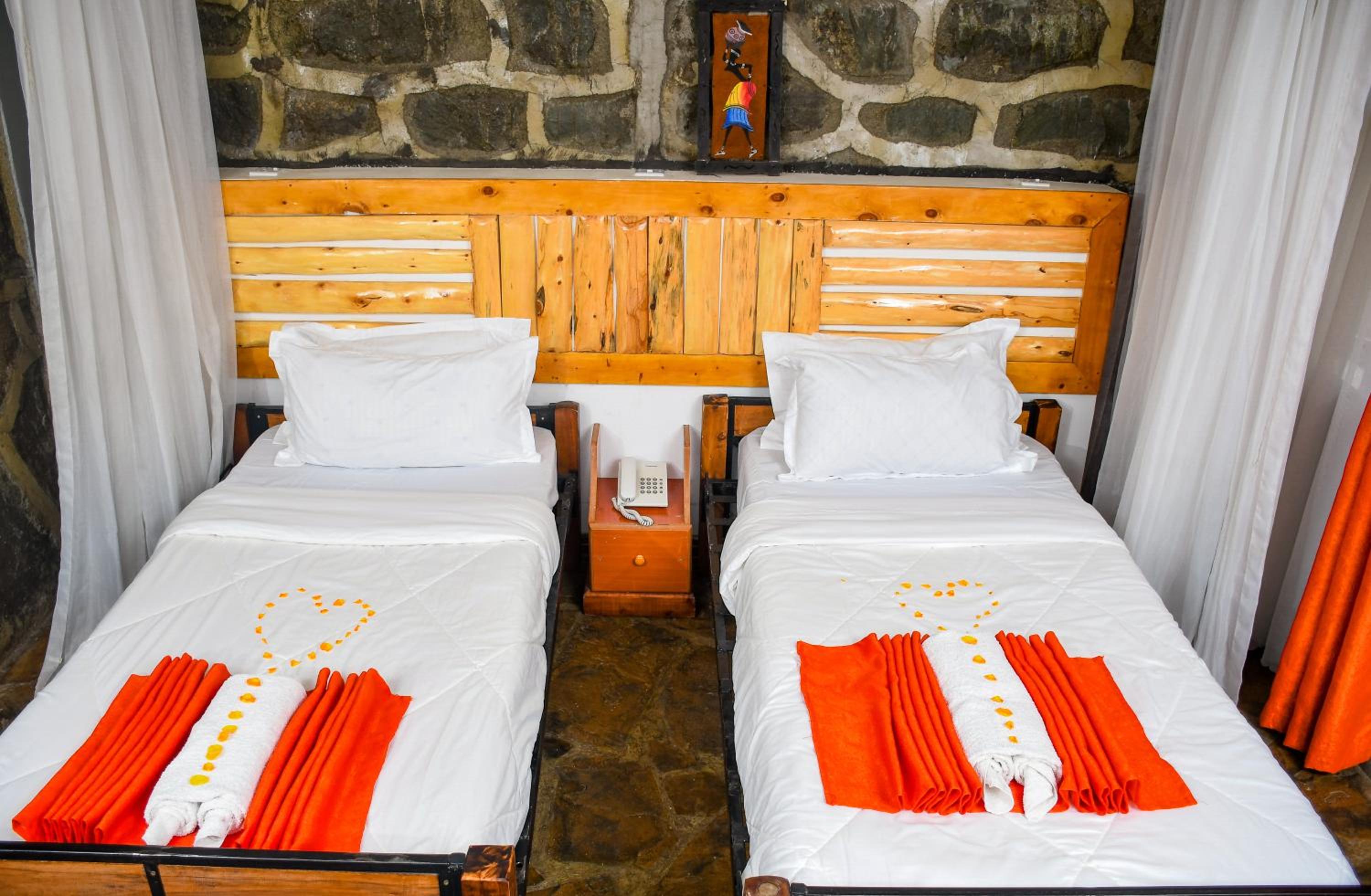 Dovenest Lodge
