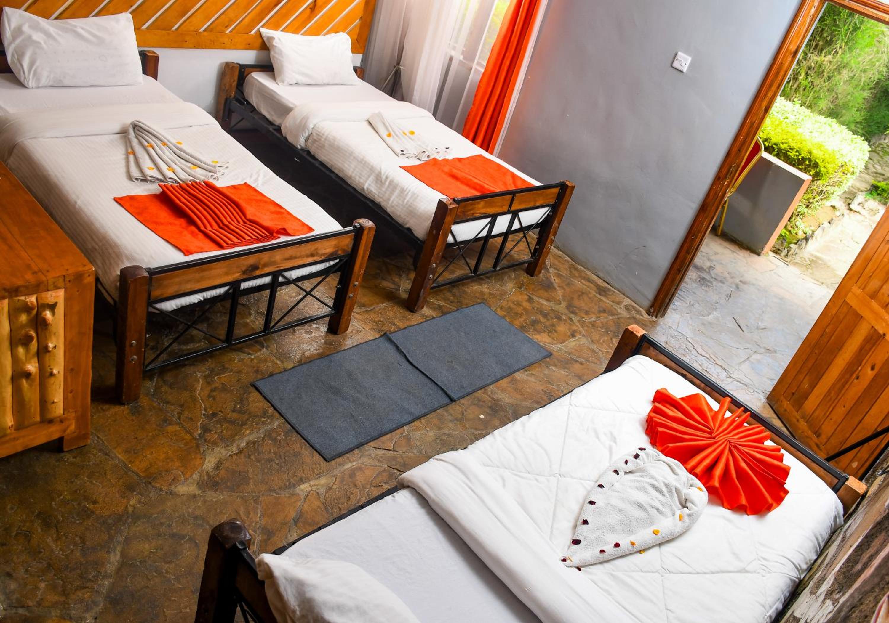 Dovenest Lodge