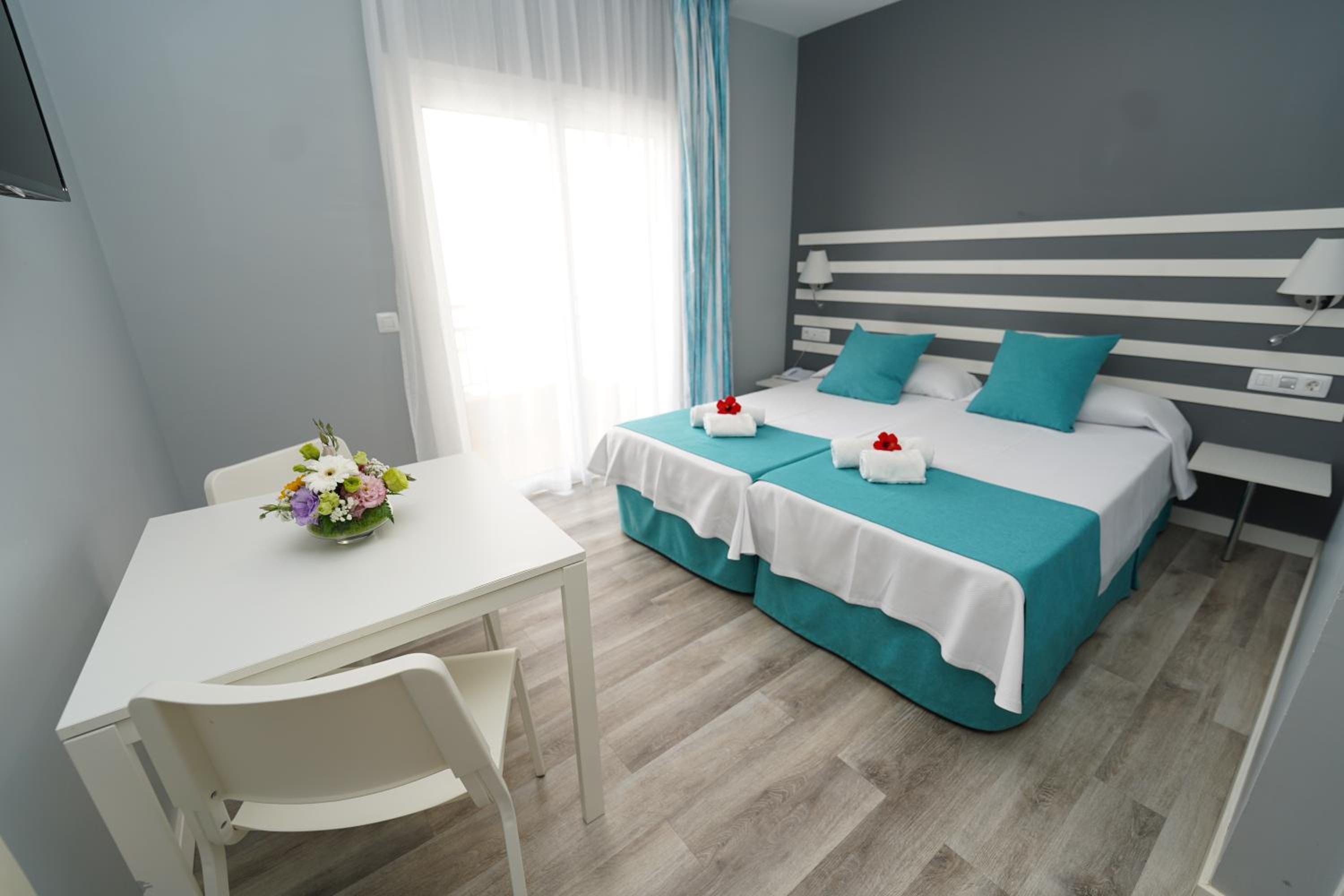 Hotel Apartamentos RF Bambi Adults Only - Image 1