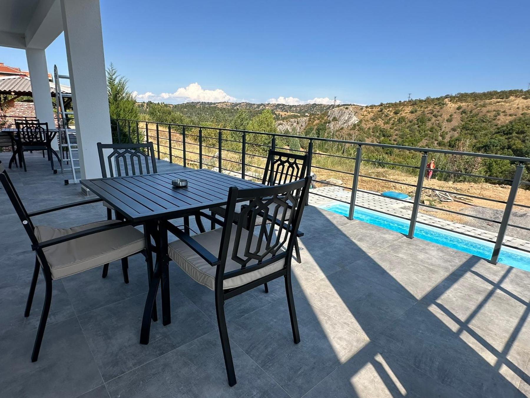 Tashev Apartments