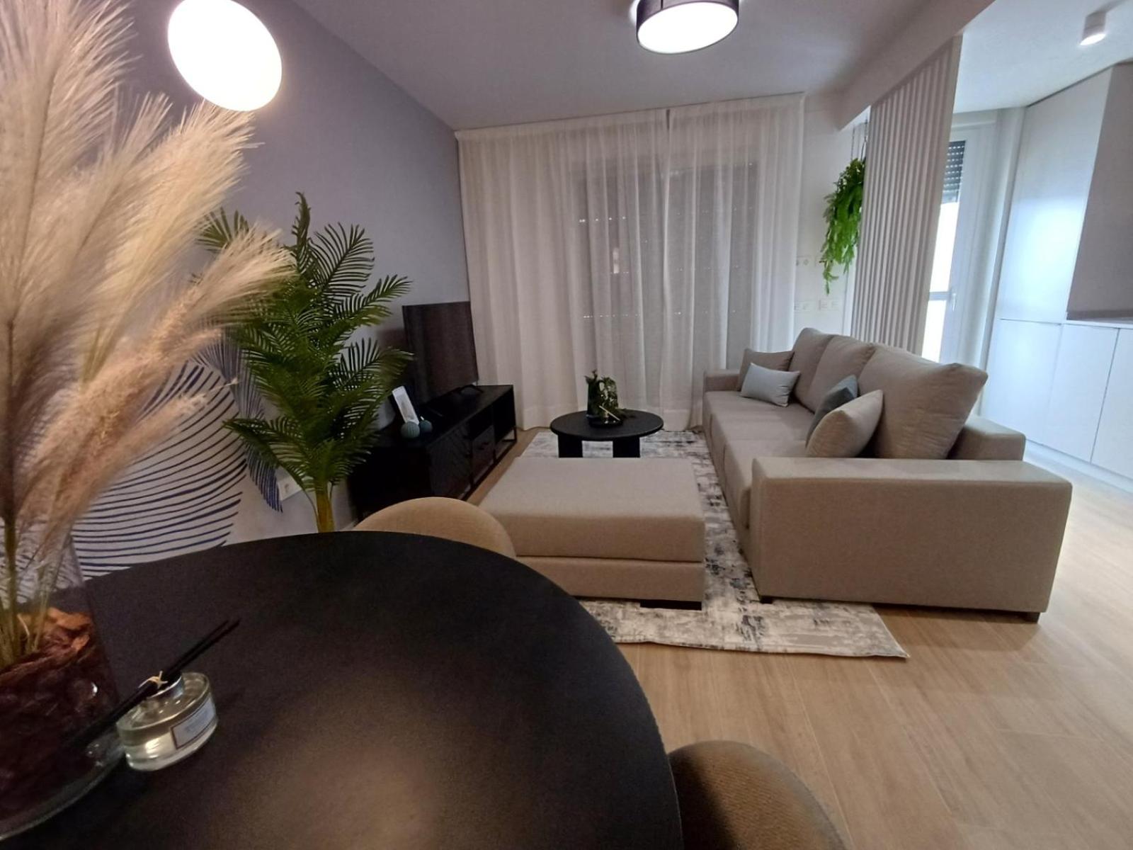 Mellow Mar by Ginkgo Marbella