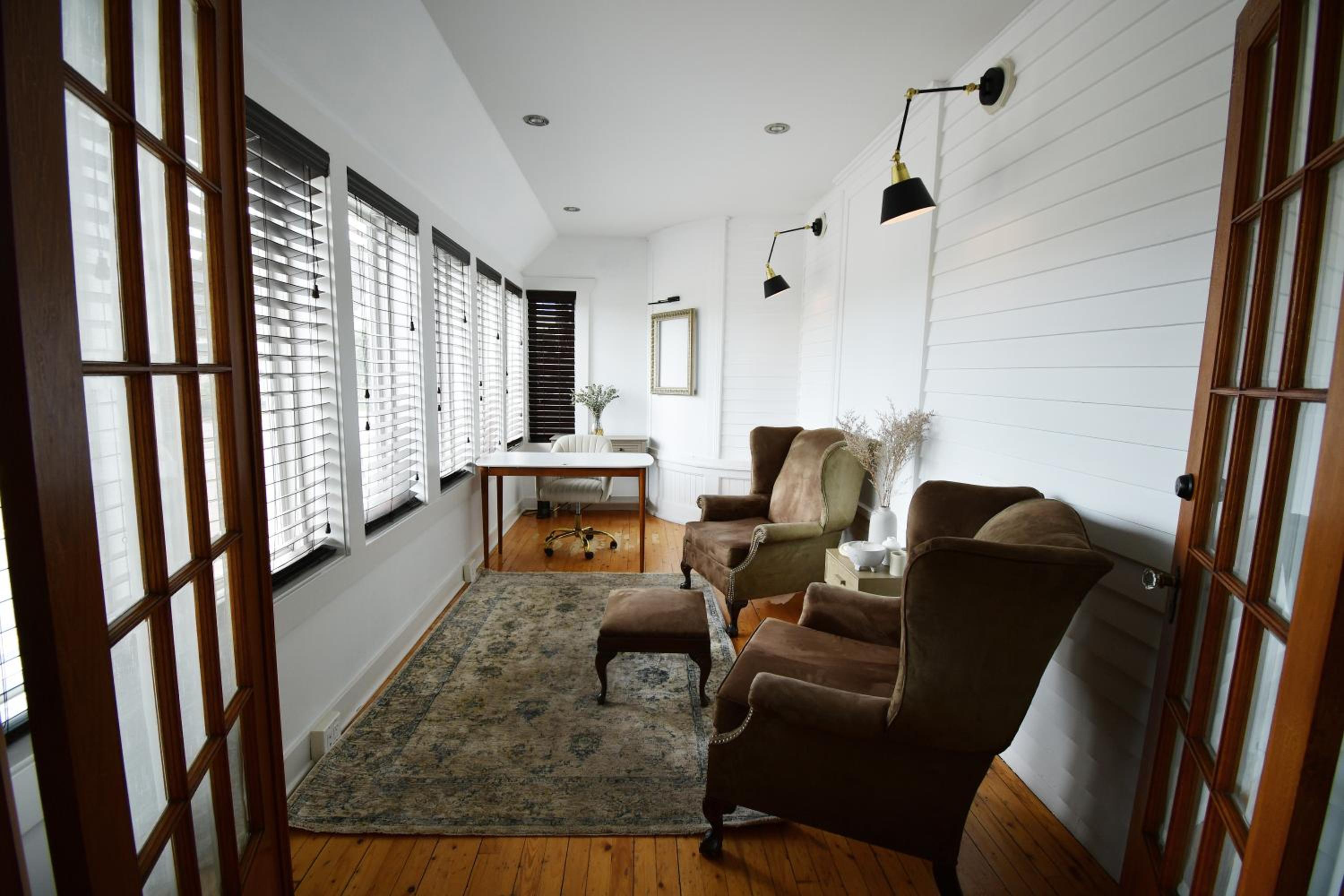 Moncton Vacations - Chateau Queen by Bower Boutique Hotels - Property Image 9