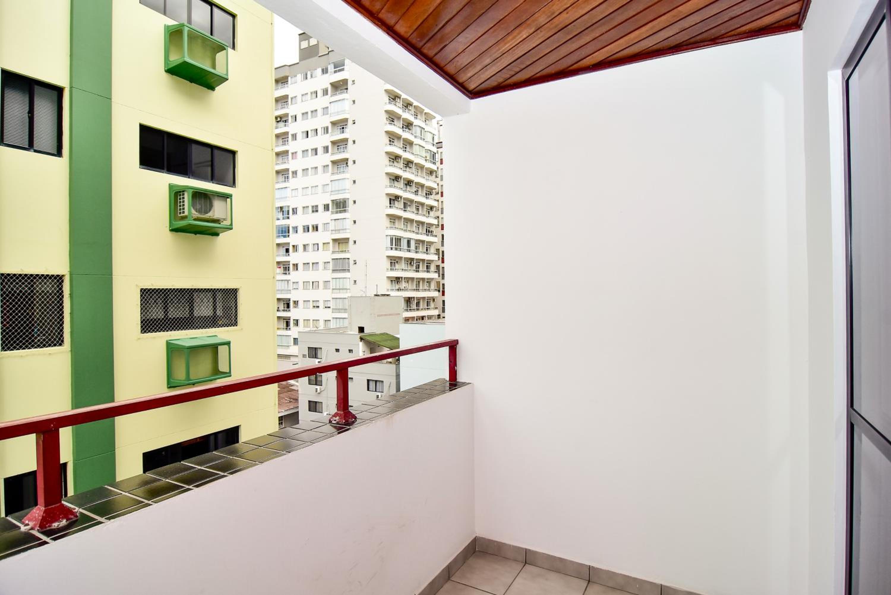 Portal do Vale: Garagem e Wi-fi na Rua 1800 P2497