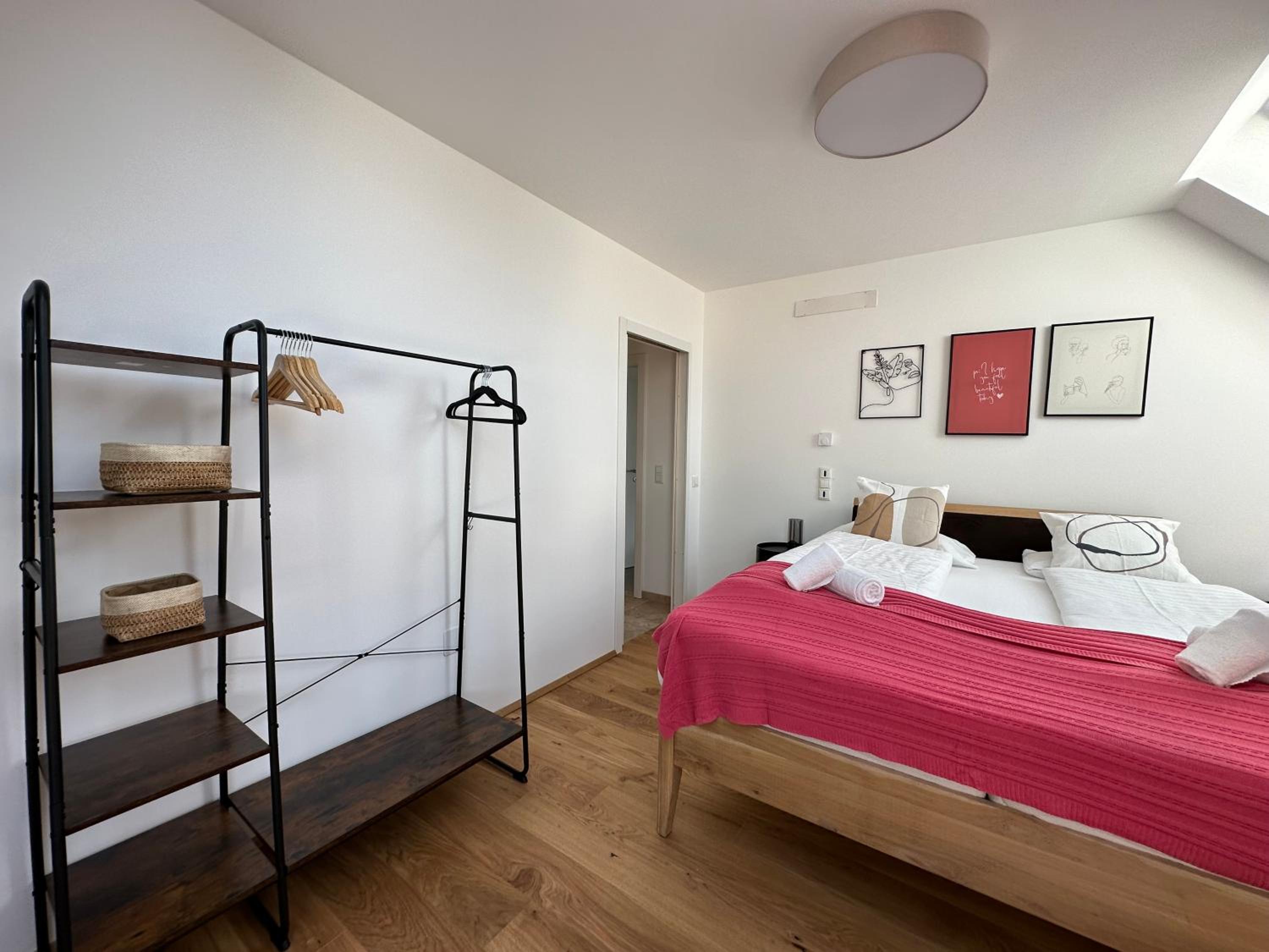 FeelHome-Ausblick-4 Gäste-WiFi-SmartTV