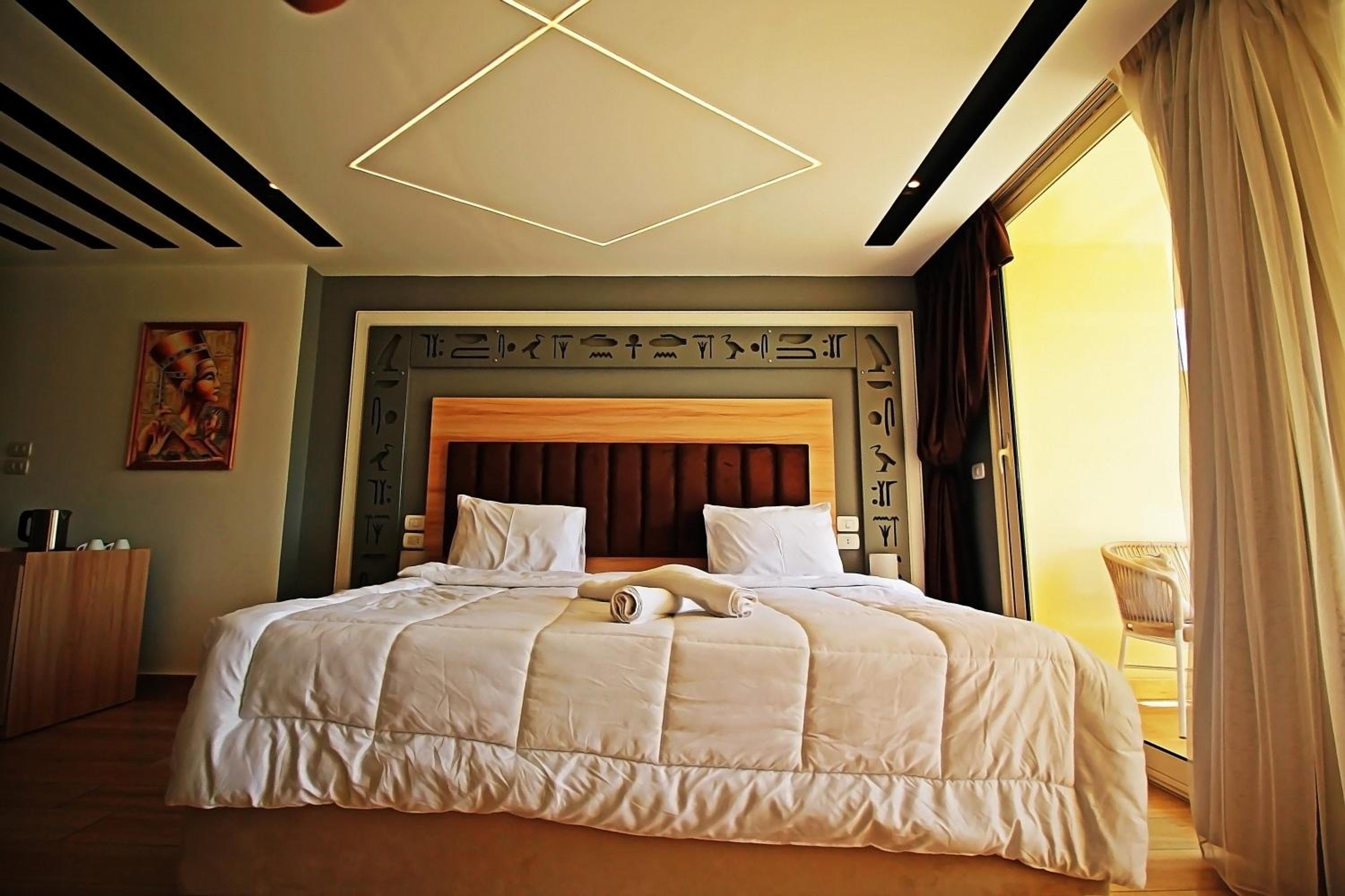 The Platinum Pyramid view inn