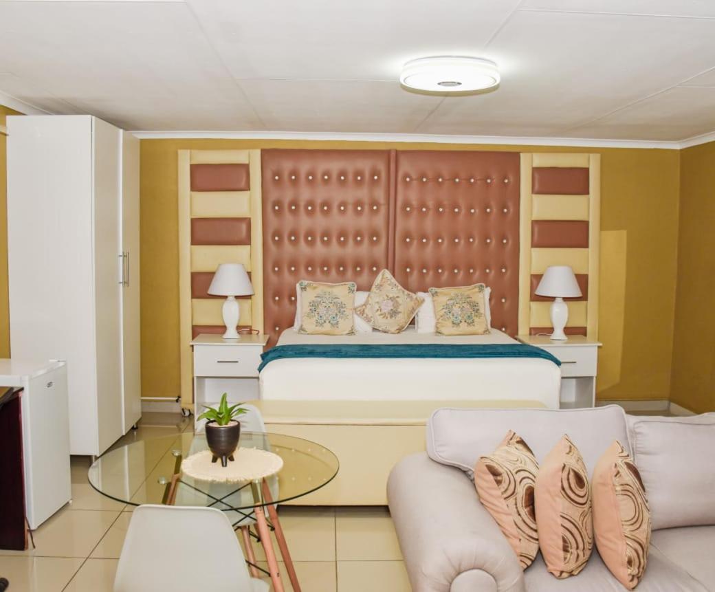 Clifford's Rufaro Hotel, Conference & Spa