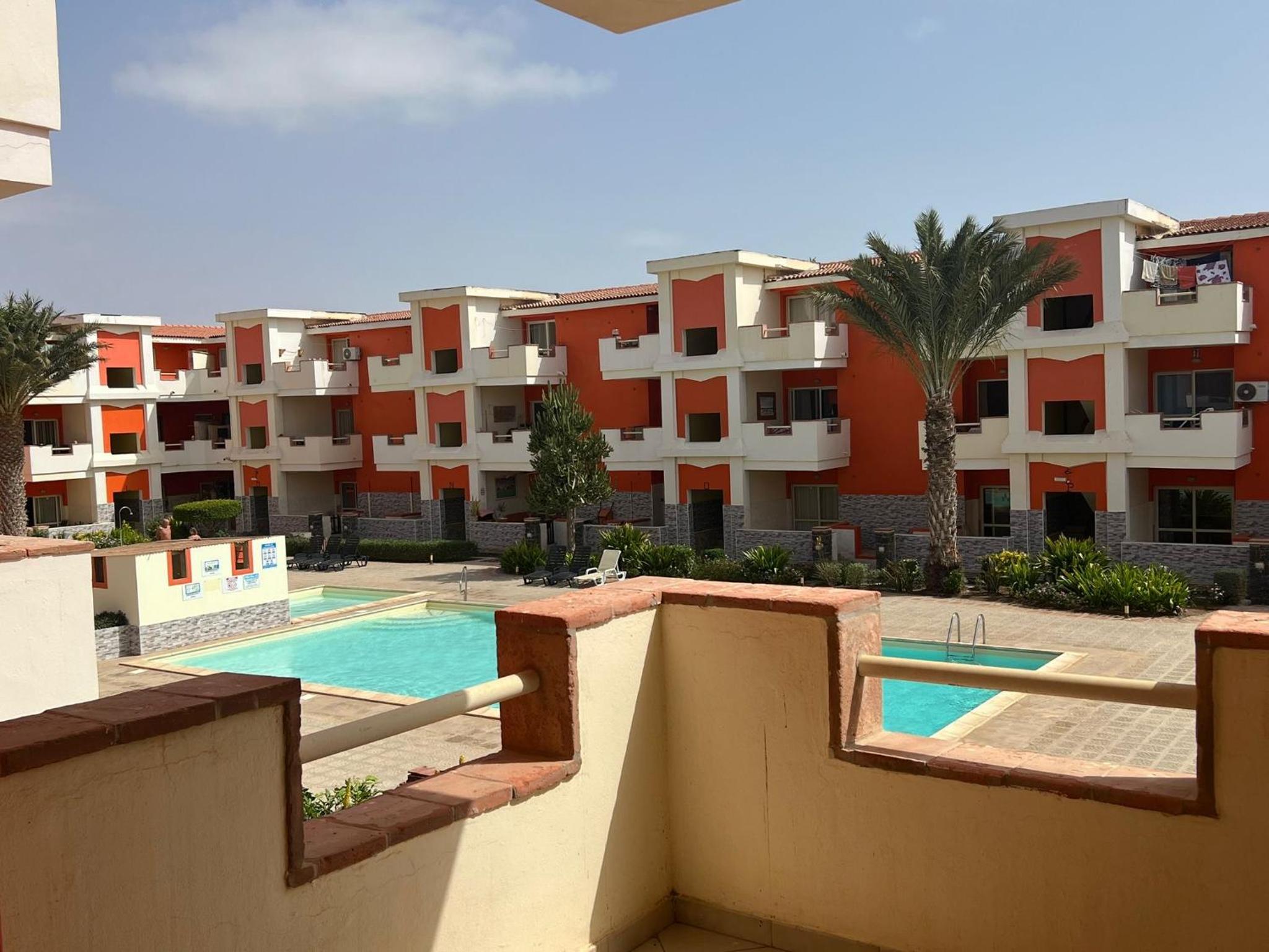 Moradias C12 nice apartment in a residence with pool and security