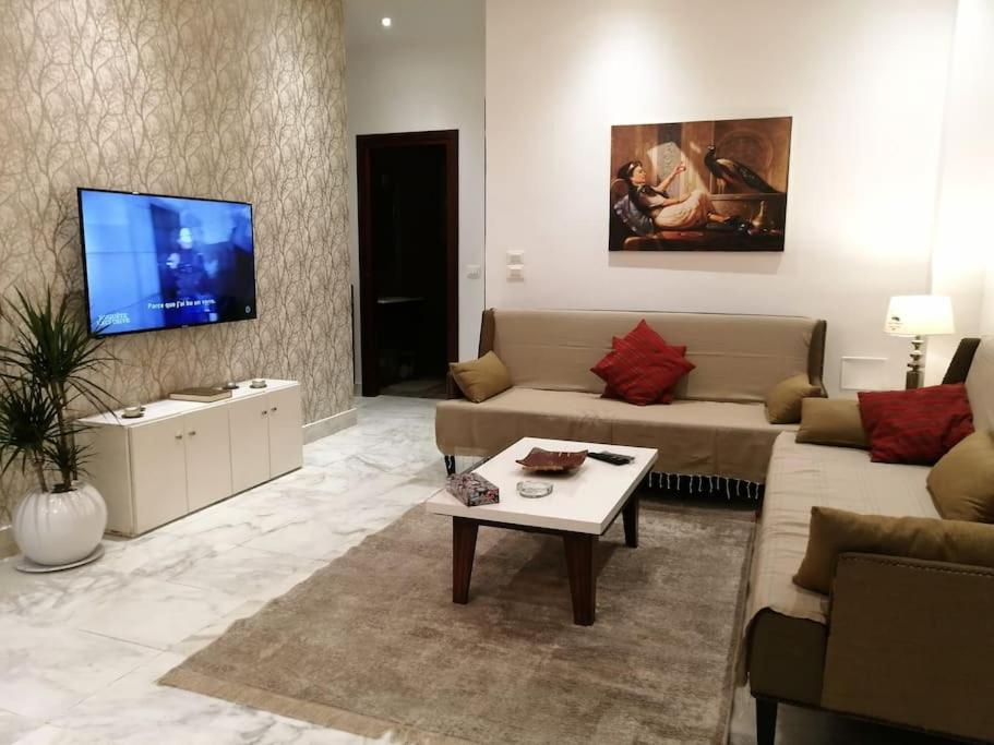 Joli appartement coquet view 2
