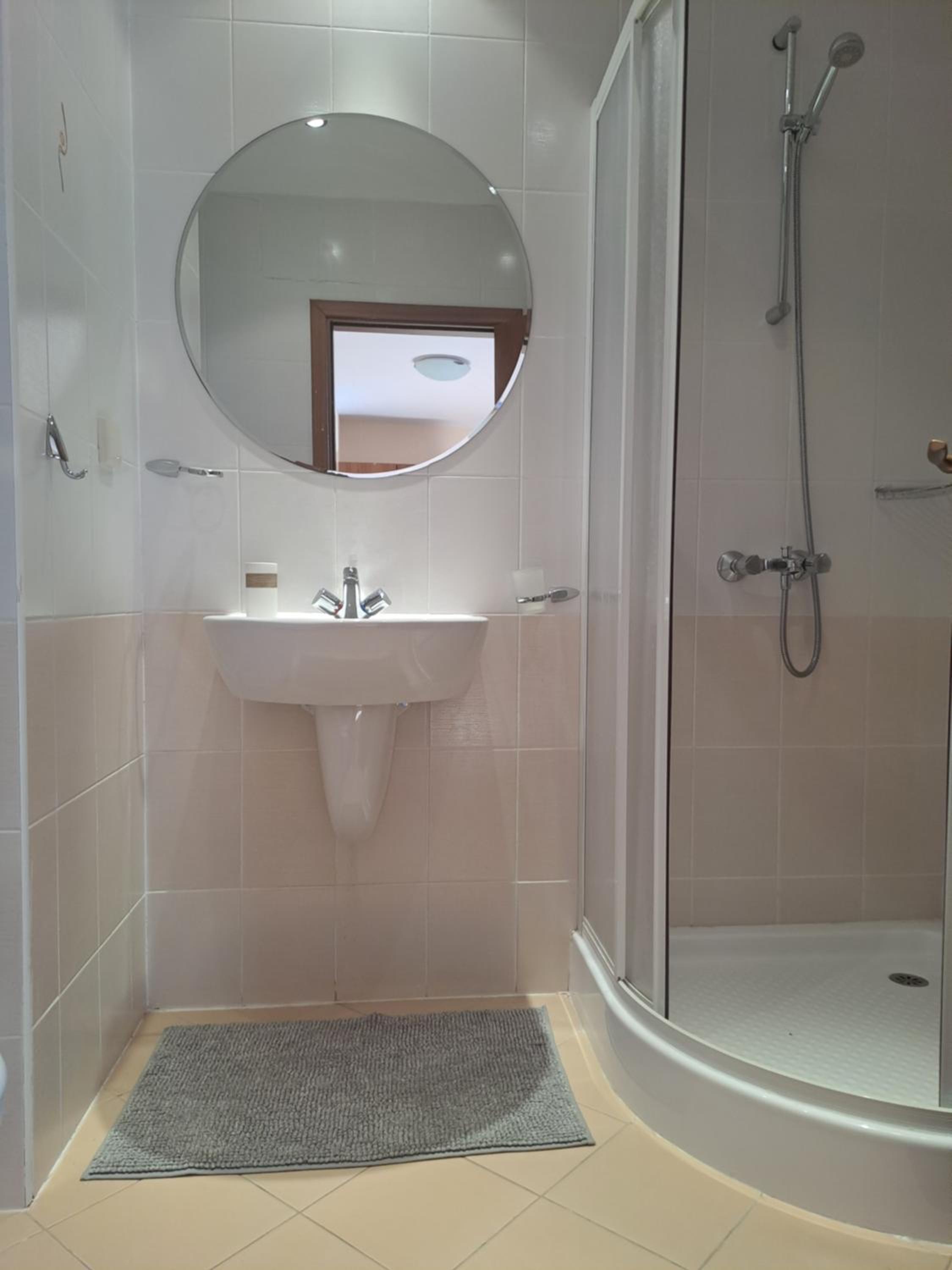 Family Studio 407, Villa park