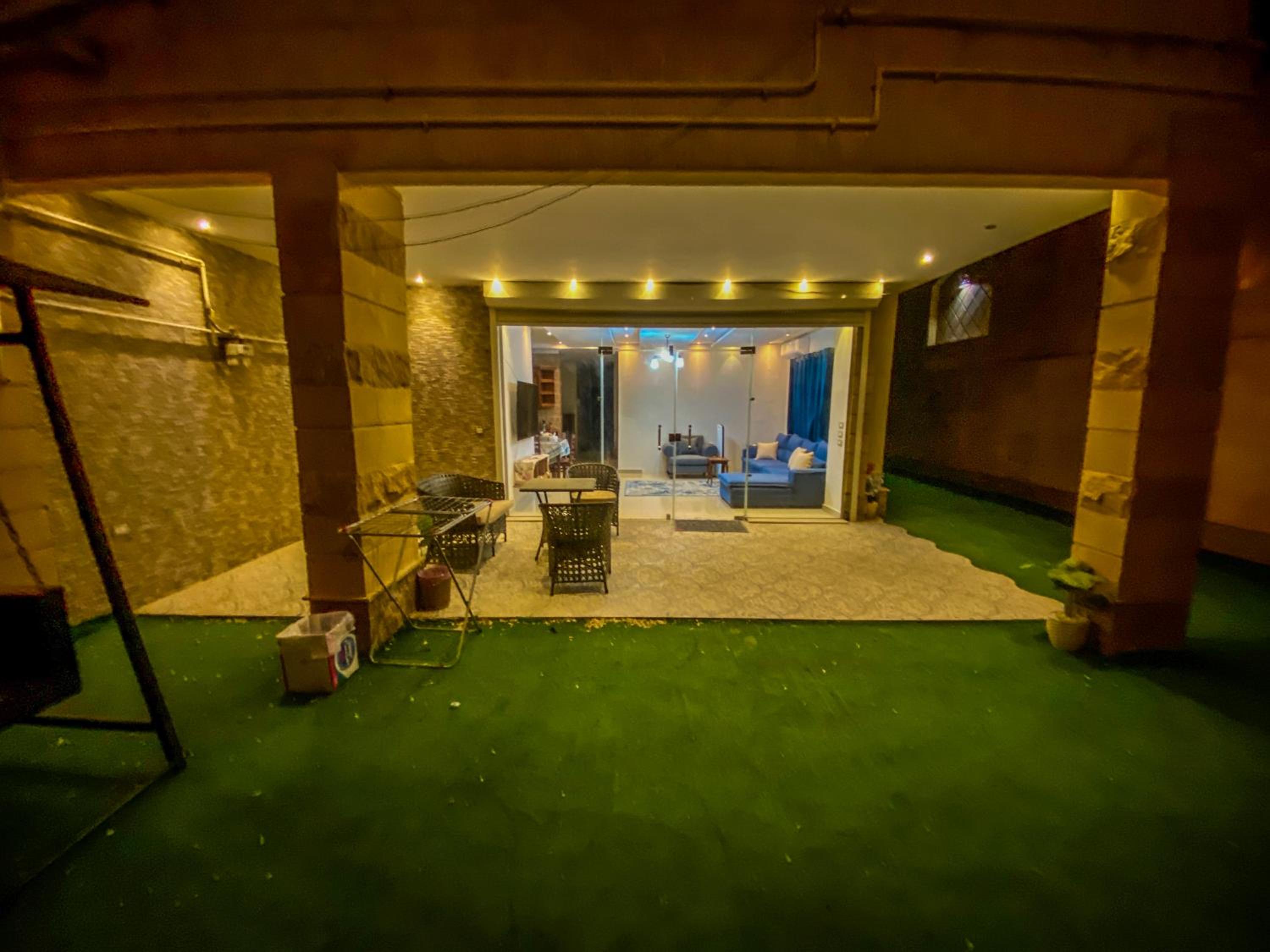 Comfy Basement Apartment with Private Patio and Garden