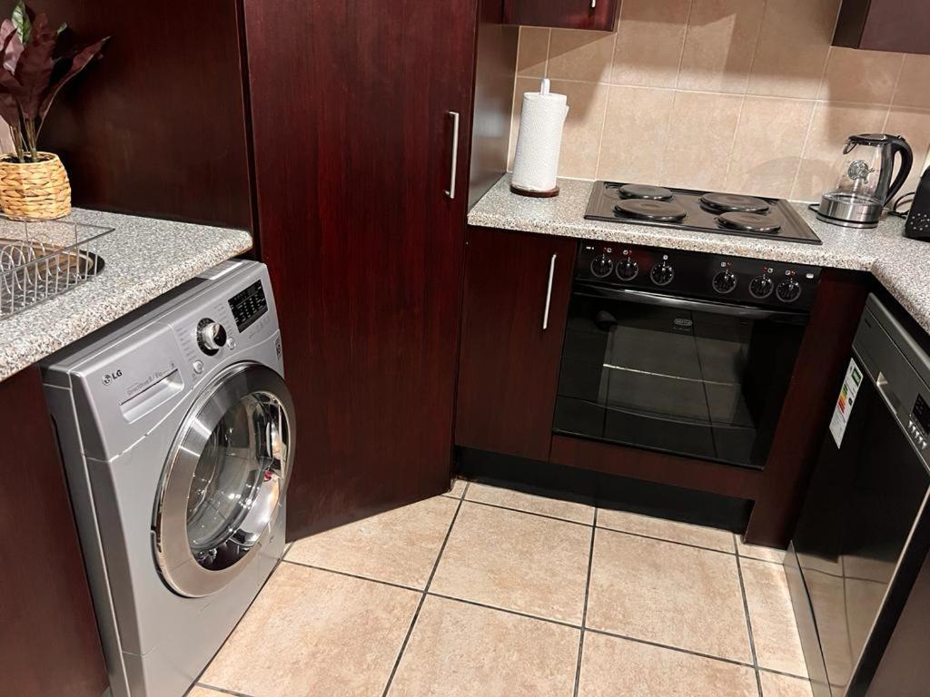 Modern & Stylish 1bed Apt view 4